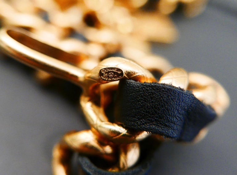 1995 Vintage CHANEL Gold Toned Chain Leather Charm Belt Heart 