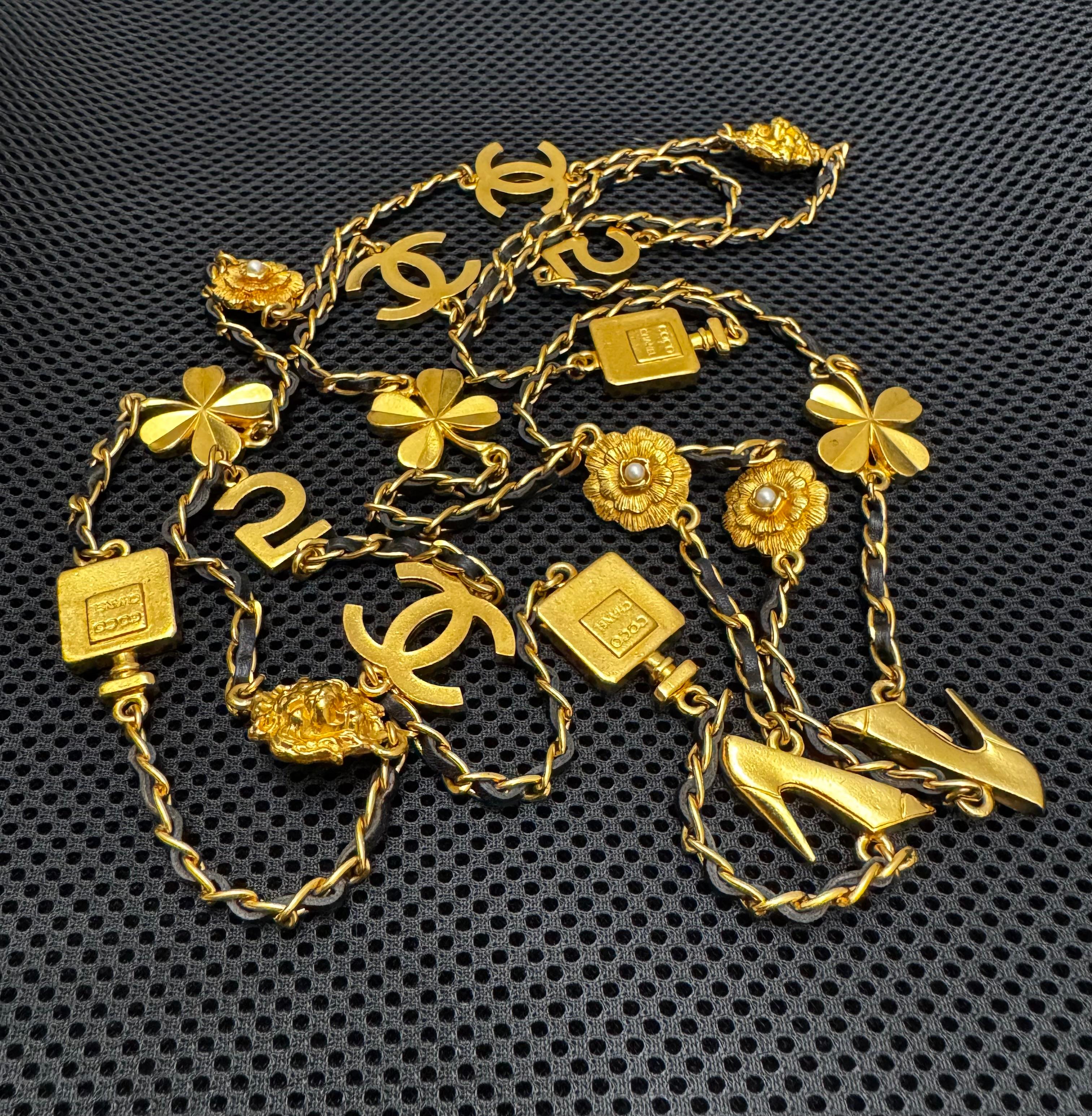 da uomo o donna Vintage anni '90 Chanel Collana a catena lunga CC No.5 Camellia Leone Trifoglio, tonalità oro in vendita