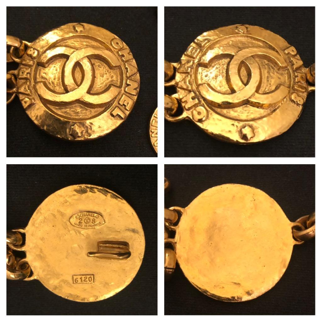 Vintage CHANEL Gold Toned Medallion Chain Belt  In Excellent Condition In Bangkok, TH