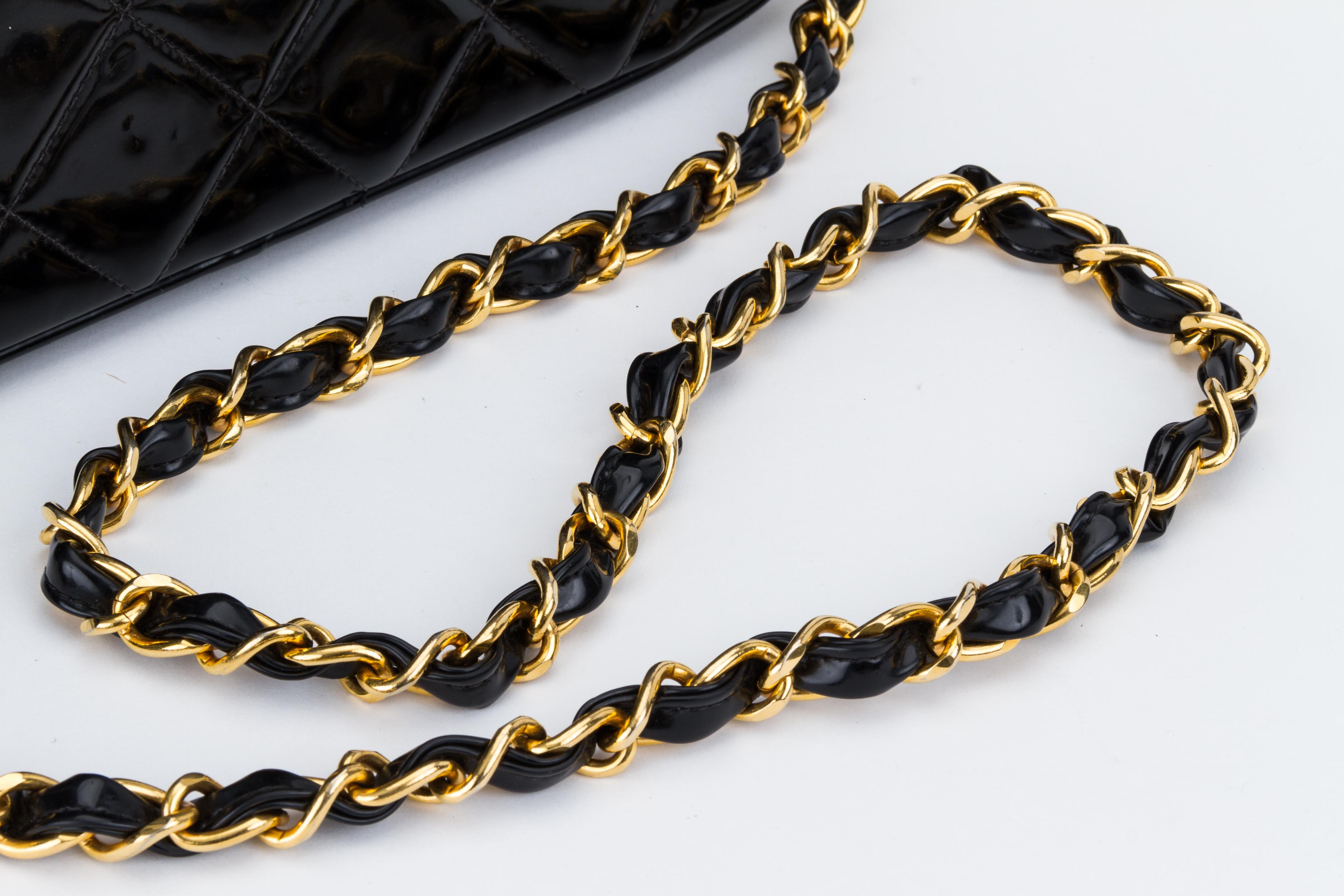 chanel hard case bolsa