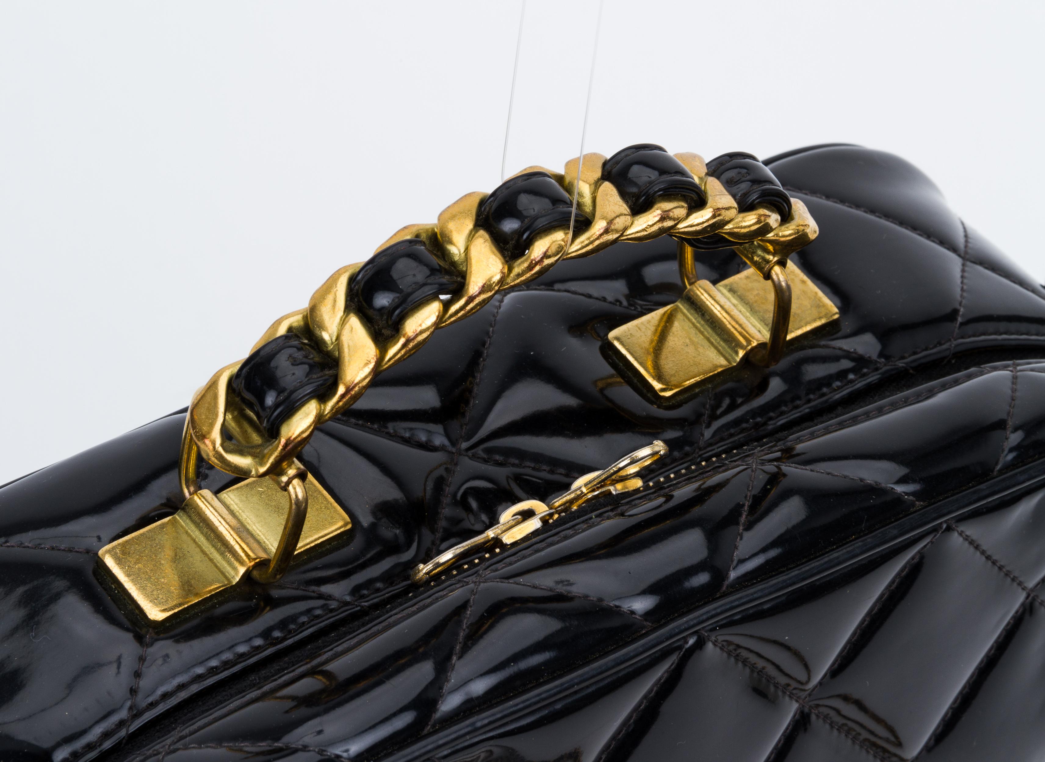 chanel hard case bolsa