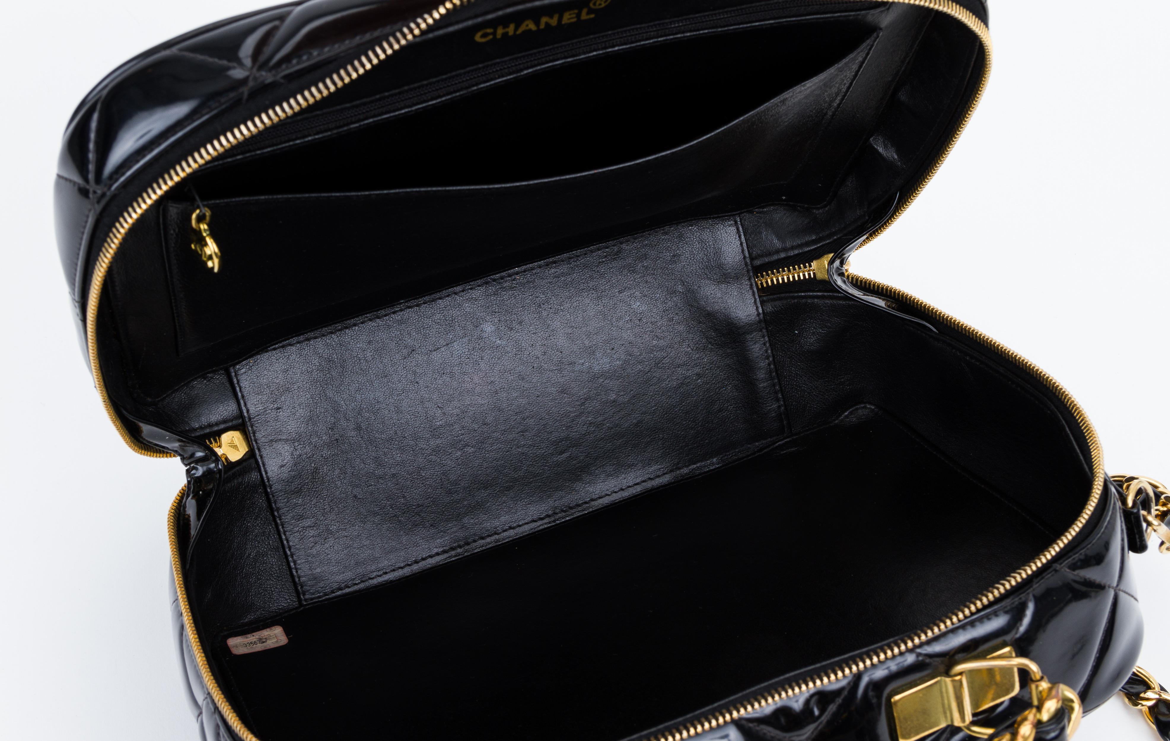 chanel hard case bolsa