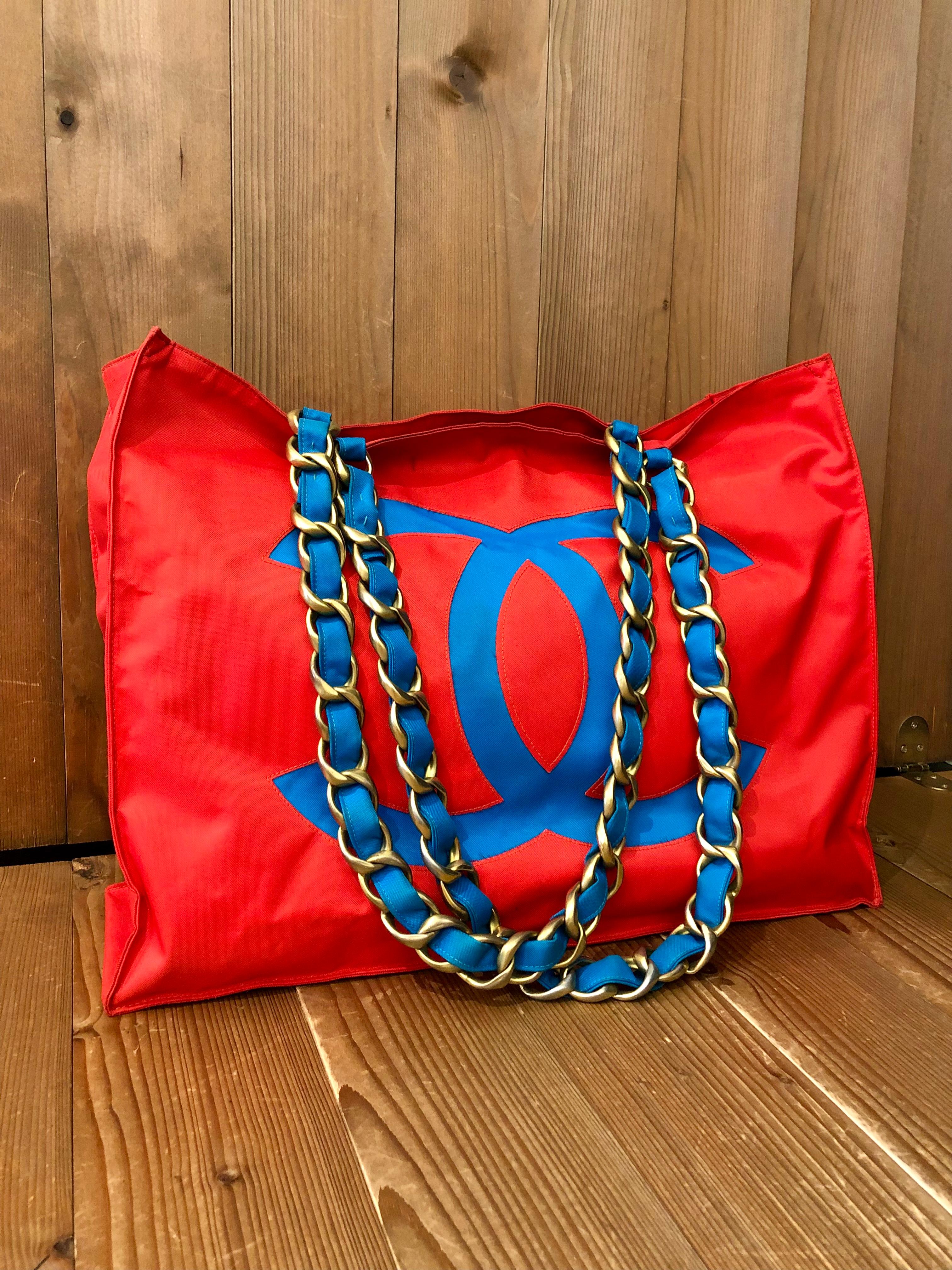 1990s Vintage CHANEL Jumbo Nylon Chain Tote Red Turquoise  In Good Condition In Bangkok, TH