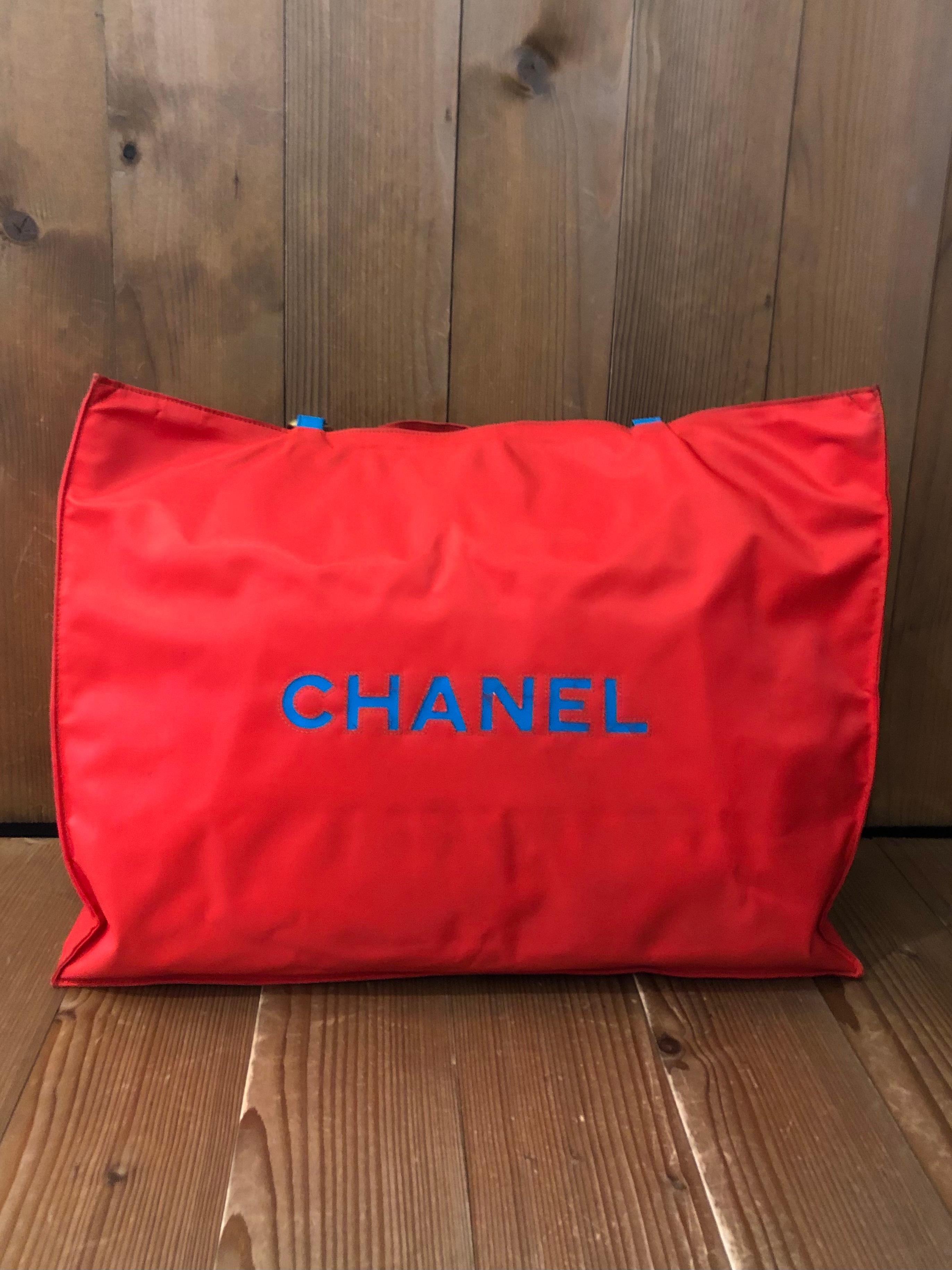 1990s Vintage CHANEL Jumbo Nylon Chain Tote Red Turquoise  2
