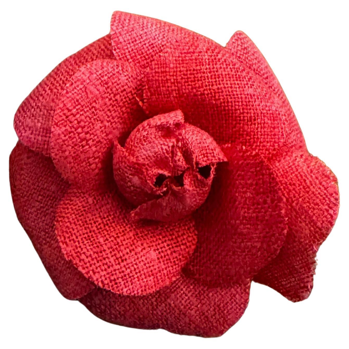 1990s Vintage CHANEL Broche Camelia Lino Rosa Oscuro