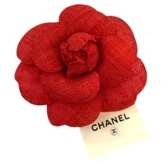 Broche Chanel vintage des années 1990 en lin, motif camélia, rouge orangé