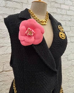 1990er Jahre Vintage CHANEL Camellia-Brosche aus massiver Baumwolle in Rosa