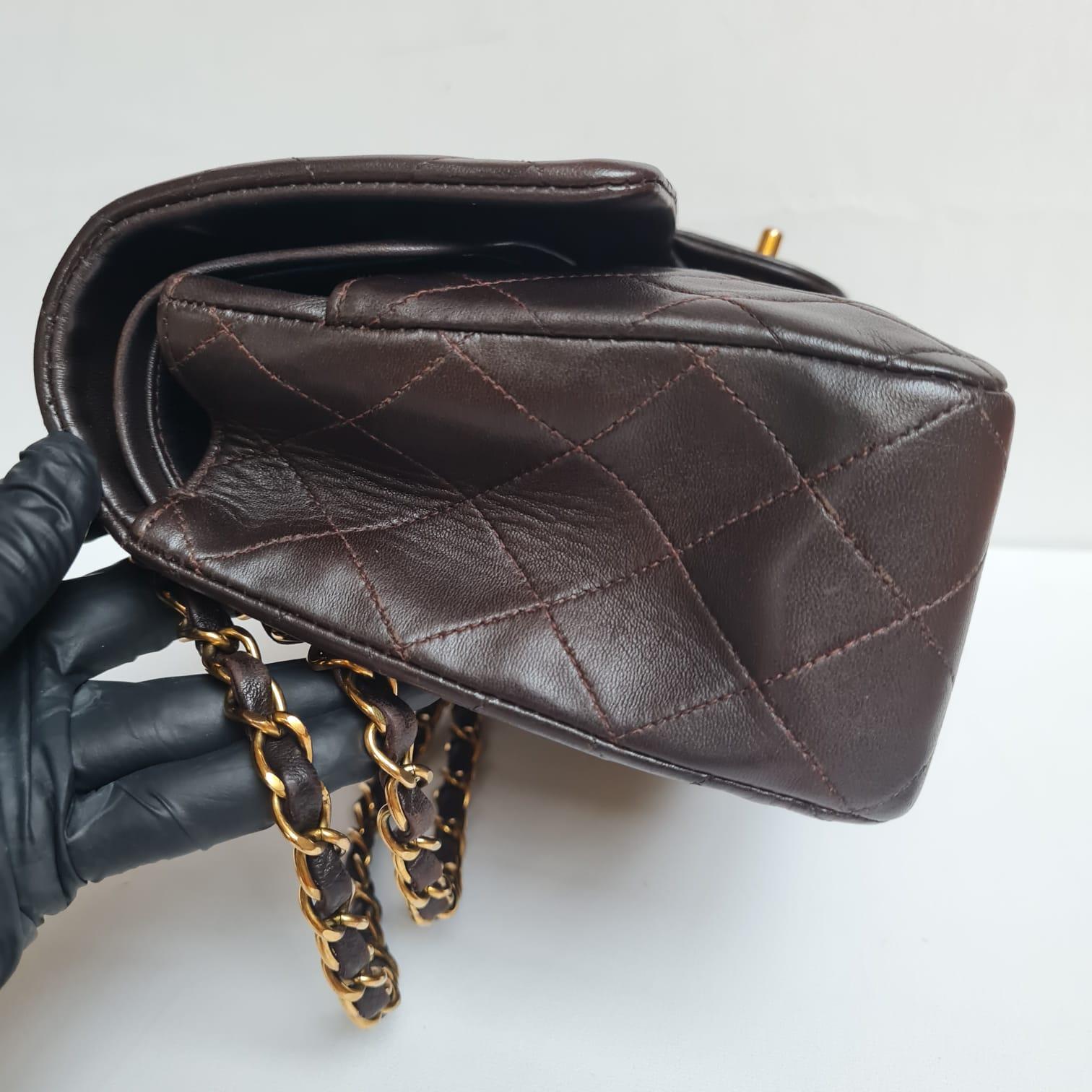 1990s Vintage Chanel Medium Dark Brown Leather Flap Bag In Good Condition In Jakarta, Daerah Khusus Ibukota Jakarta