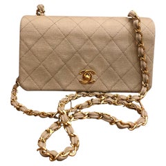 1990er Jahre Vintage CHANEL Mini-Klappentasche aus gestepptem Khaki-Canvas
