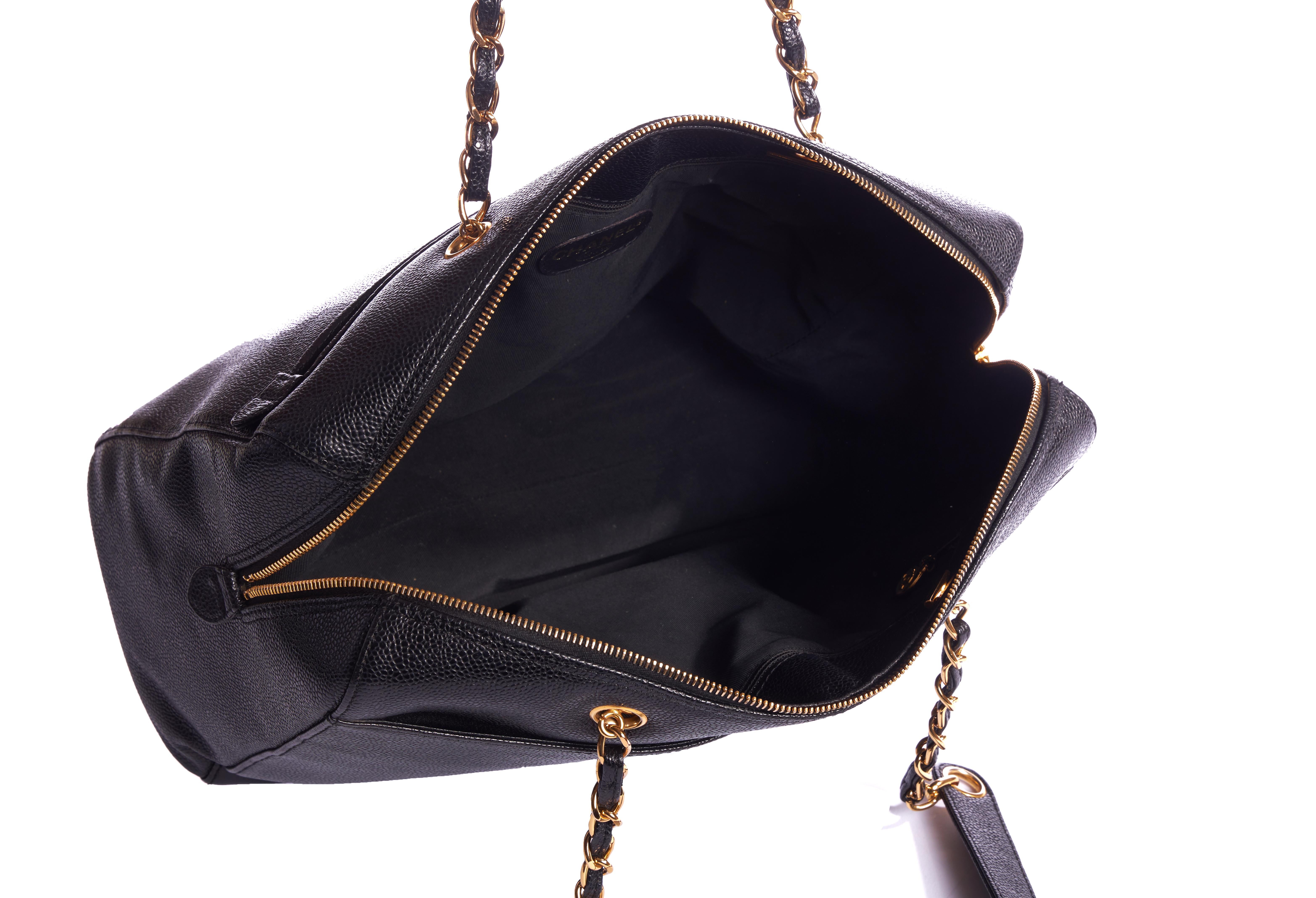 1990's Vintage Chanel Supermodel Schwarz Kaviar Leder Top Zip Logo Tasche 3