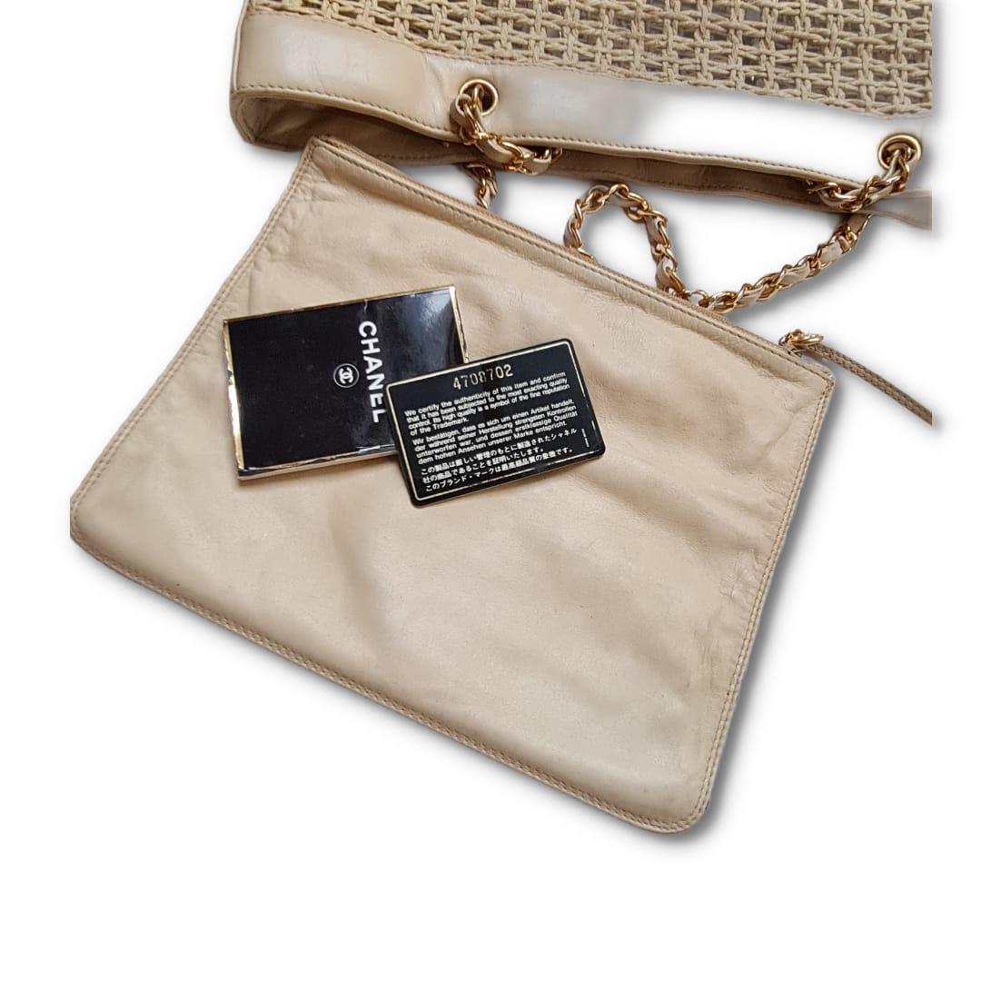 1990er Jahre Vintage Chanel Korbweide-Tasche im Zustand „Gut“ im Angebot in Jakarta, Daerah Khusus Ibukota Jakarta