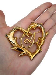 1990 Vintage Christian Lacroix Gold Tone Logo ajouré Broche coeur