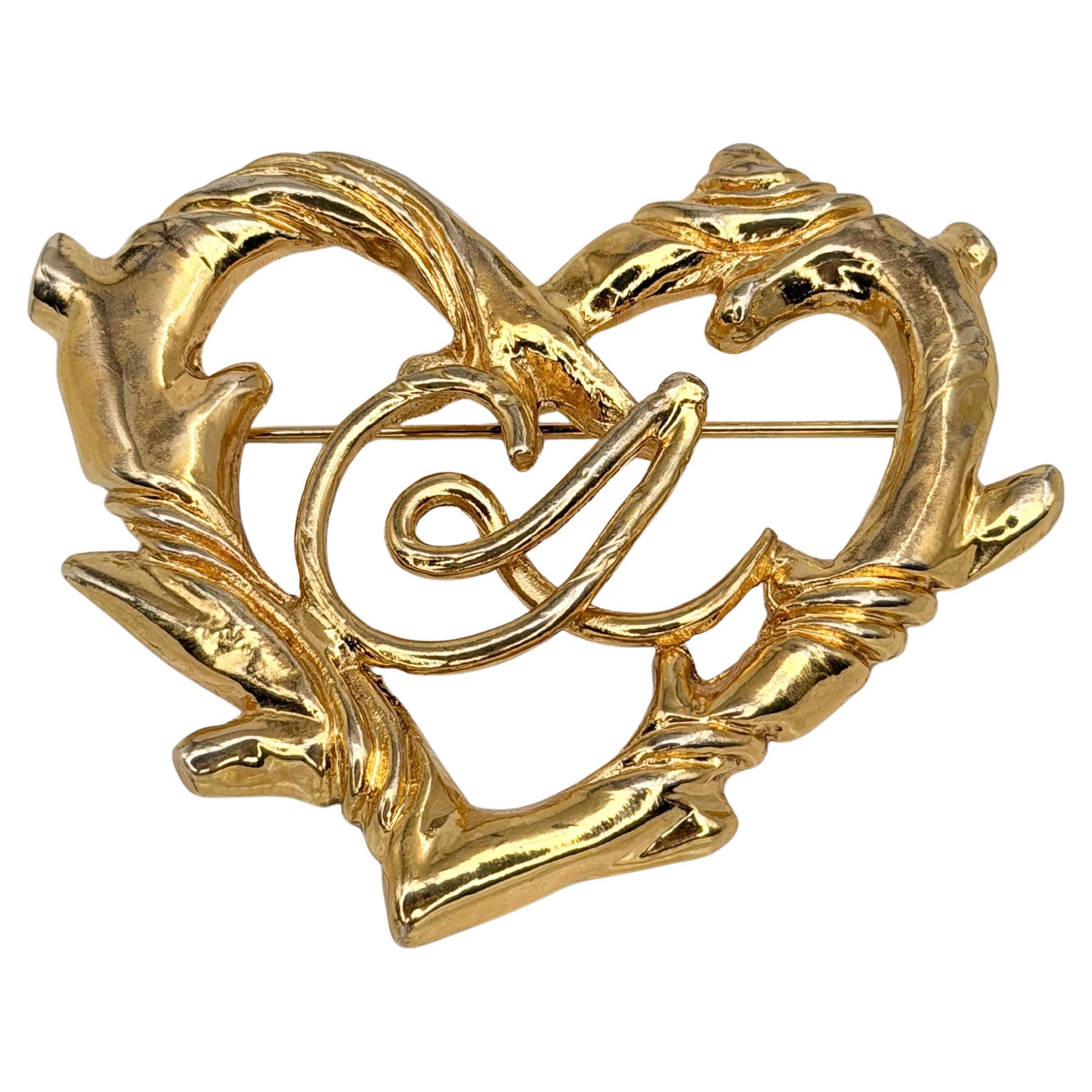 Vintage anni '90 Christian Lacroix Spilla a cuore con logo traforato in tonalità oro