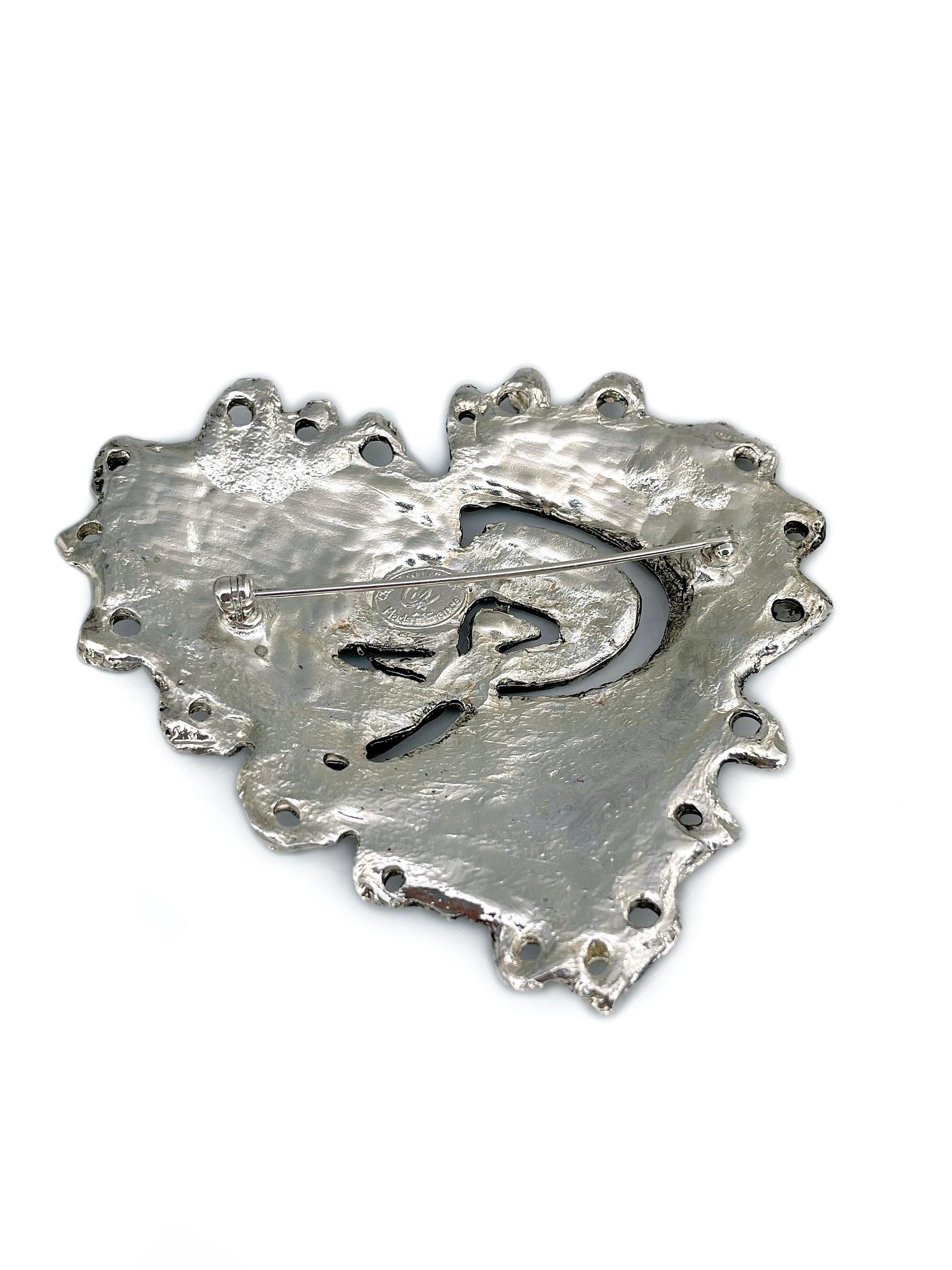 1990s Vintage Christian Lacroix Silver Tone Openwork Logo Heart Pin Brooch In Good Condition For Sale In Vilnius, LT