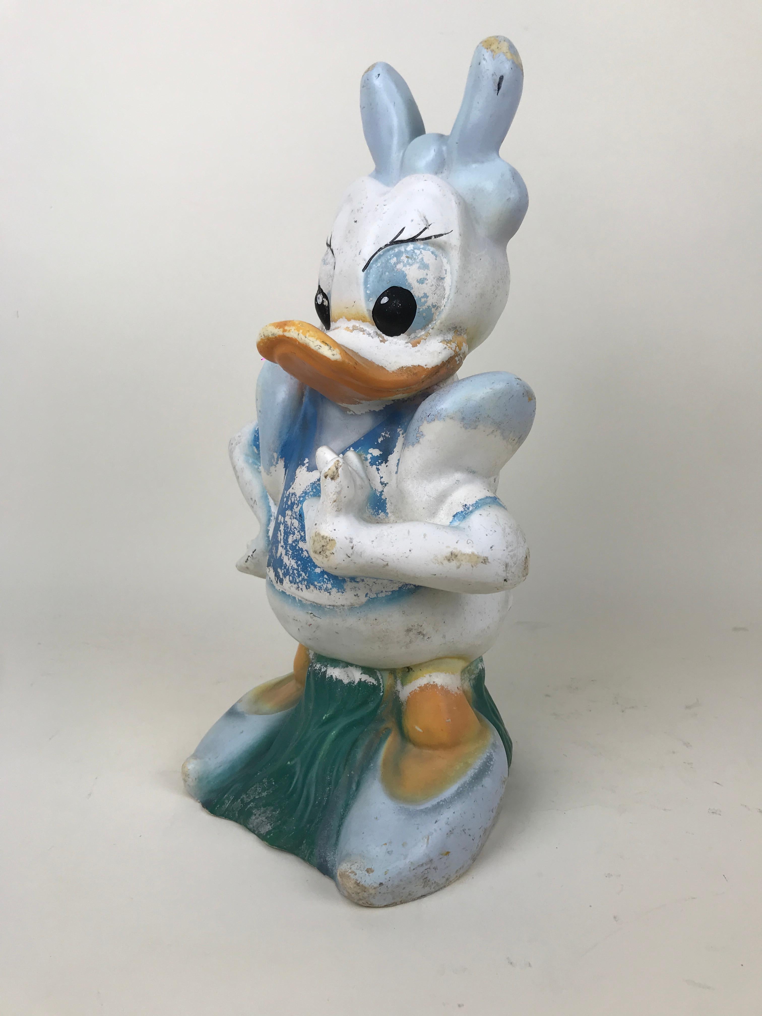 daisy duck statue