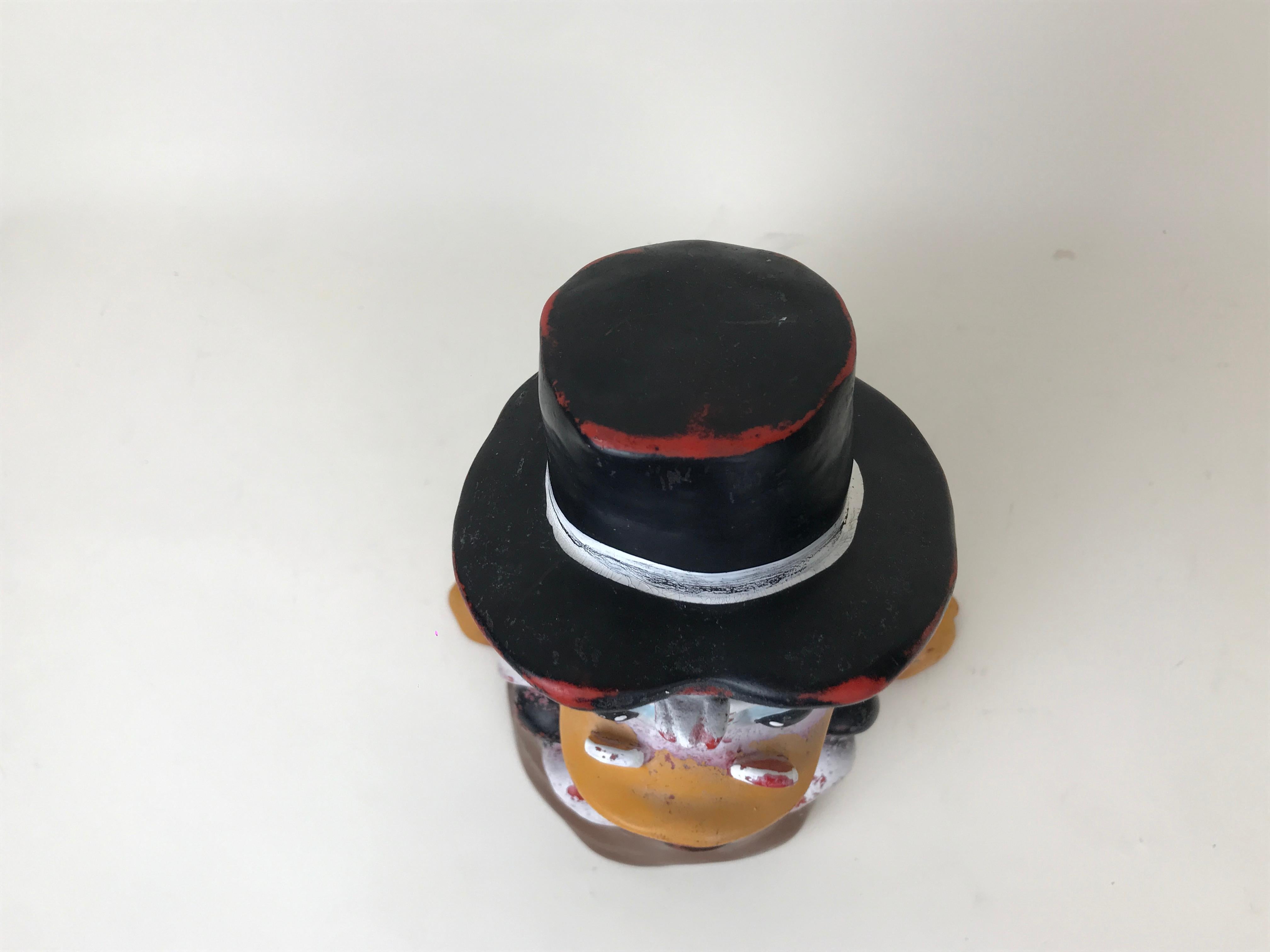 1990s Vintage Disney Uncle Scrooge Plastic Garden Scultpture by Celloplast In Good Condition For Sale In Milan, IT