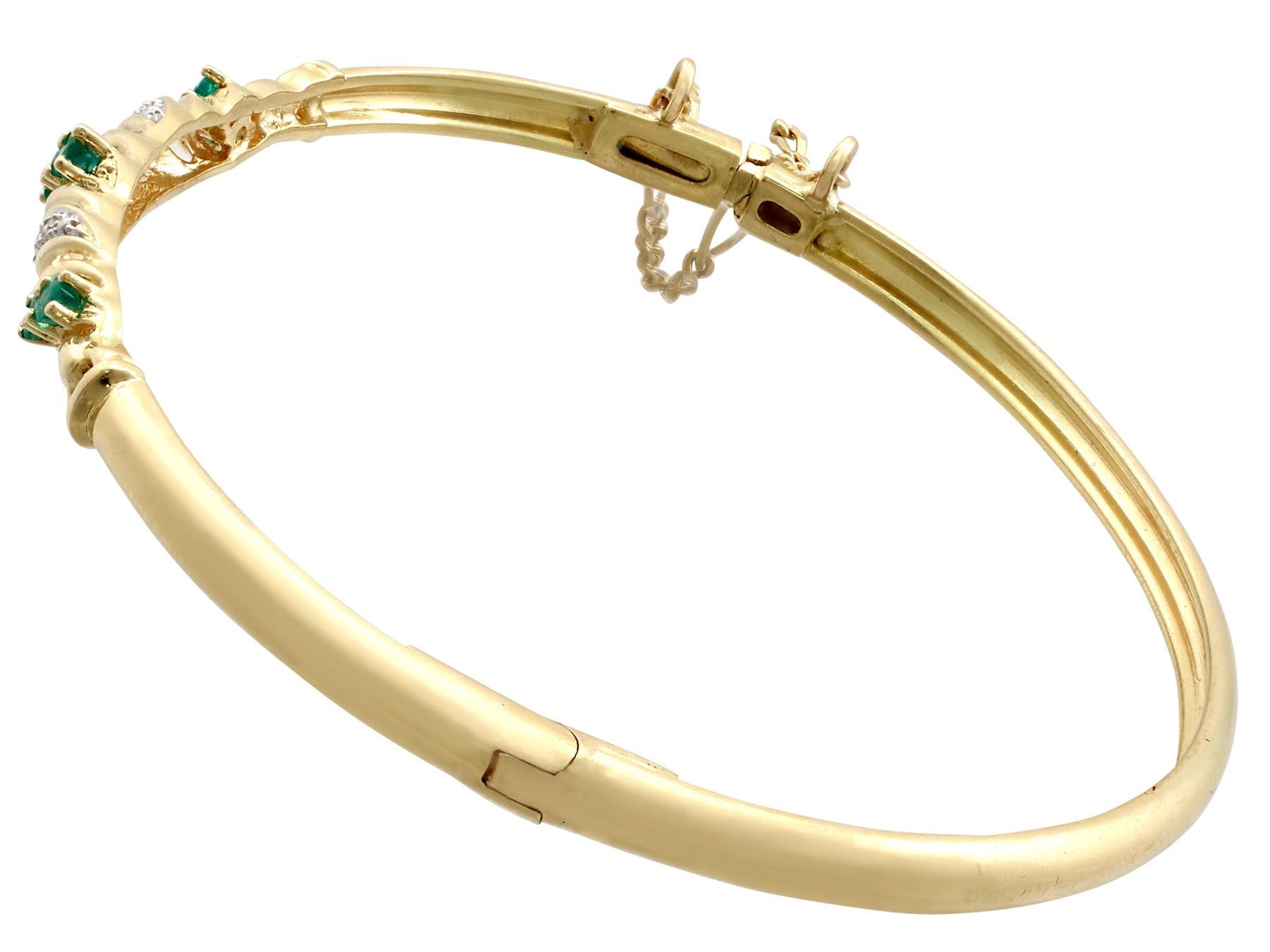 1990s Vintage Emerald and Diamond Yellow Gold Jewelry Suite In Excellent Condition In Jesmond, Newcastle Upon Tyne