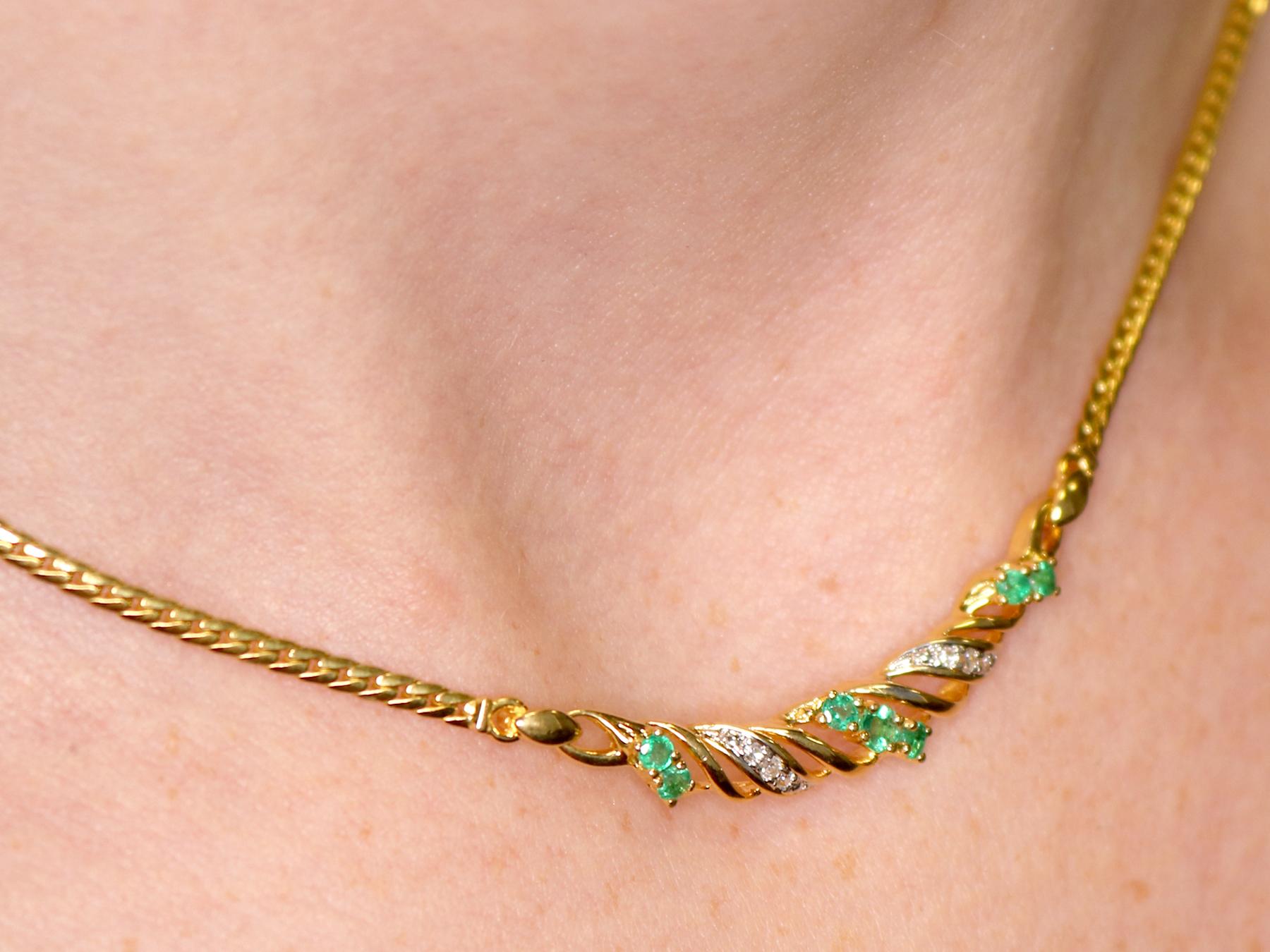 1990s Vintage Emerald and Diamond Yellow Gold Jewelry Suite 9