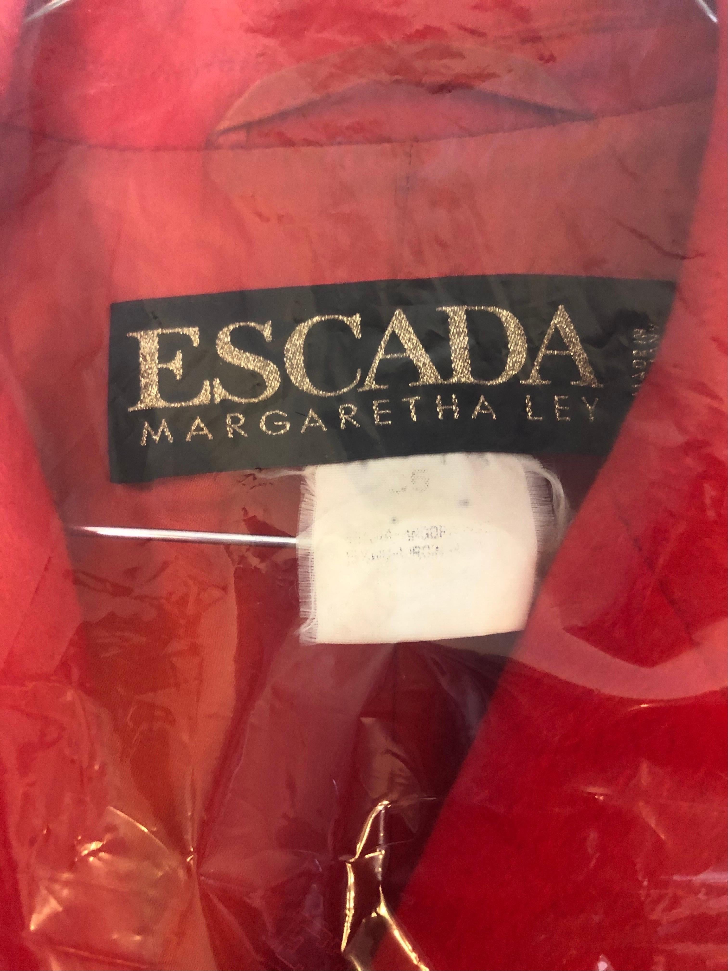 1990's Vintage Escada by Margaretha Ley red Blazer In Good Condition For Sale In LAGNY-SUR-MARNE, FR