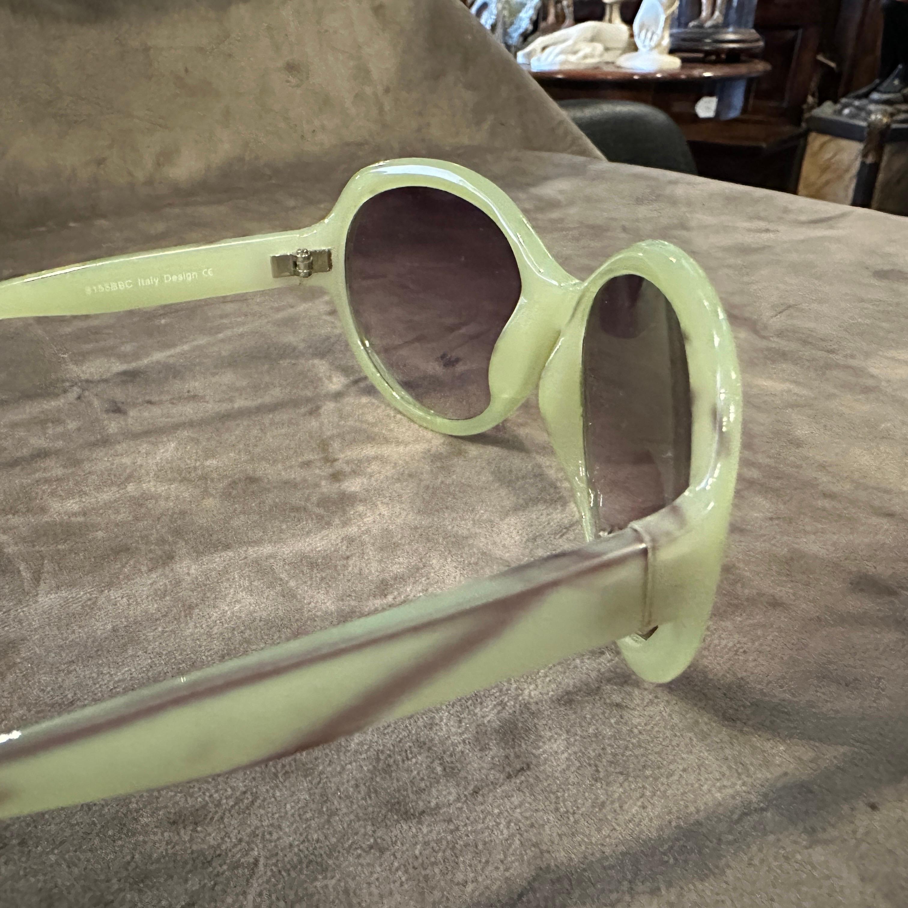 1990s Vintage Fake Green Marble Acetate Bon Bon Italian Sunglasses For Sale 5
