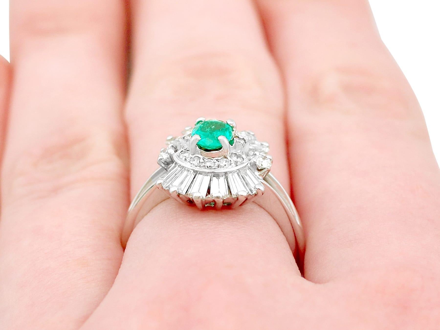 1990s Vintage French Emerald and Diamond White Gold Cocktail Ring For Sale 4