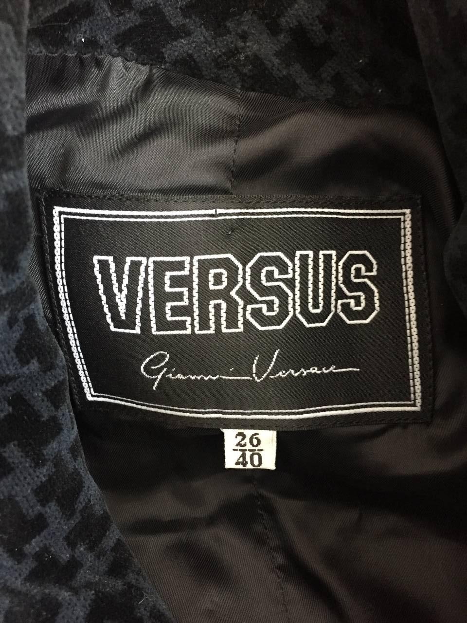 1990s Vintage Gianni Versace Versus Black Velvet 90s Houndstooth Jacket For Sale 6