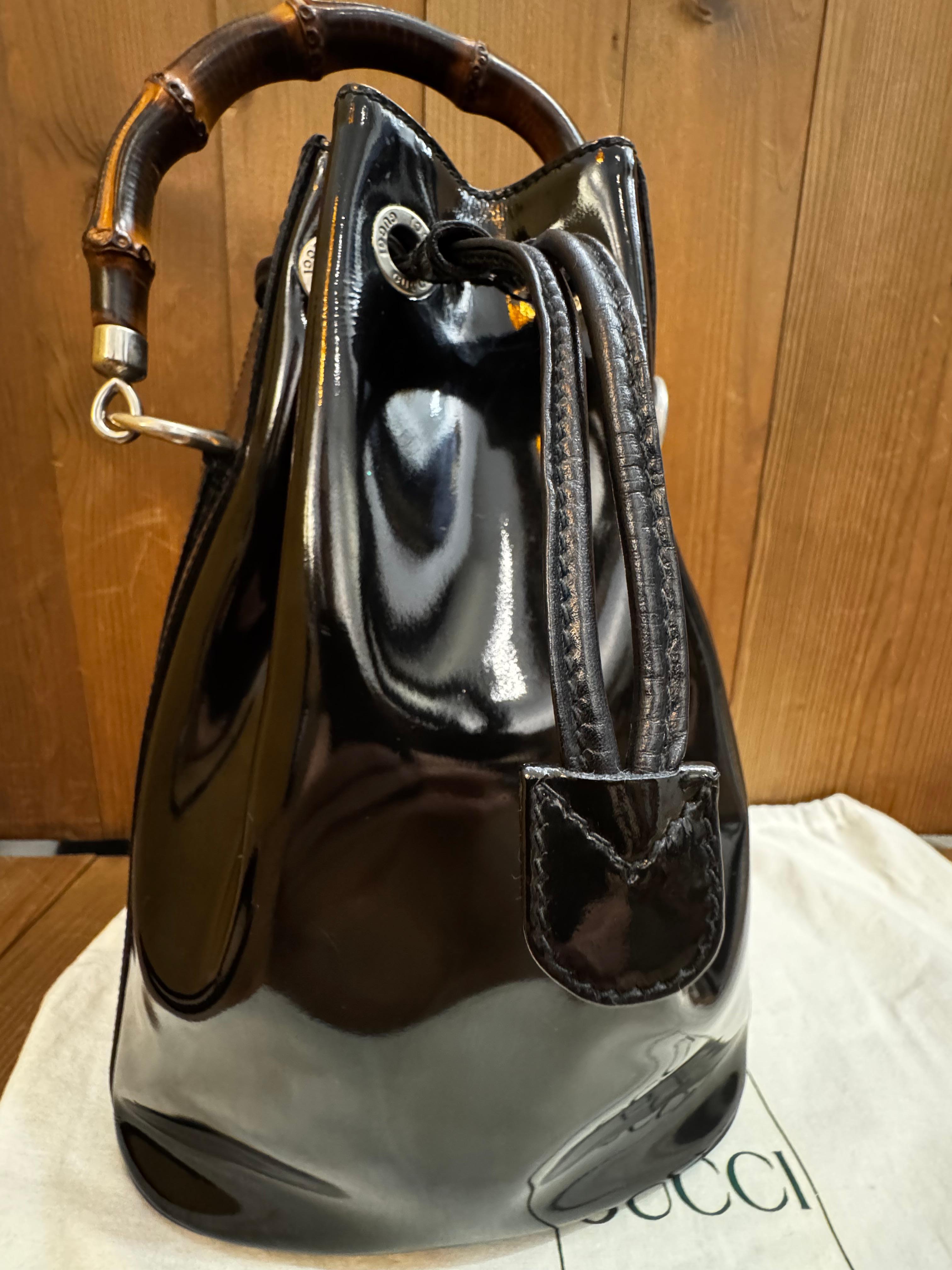 1990s Vintage GUCCI Bamboo Patent Leather Bucket Bag Black 7