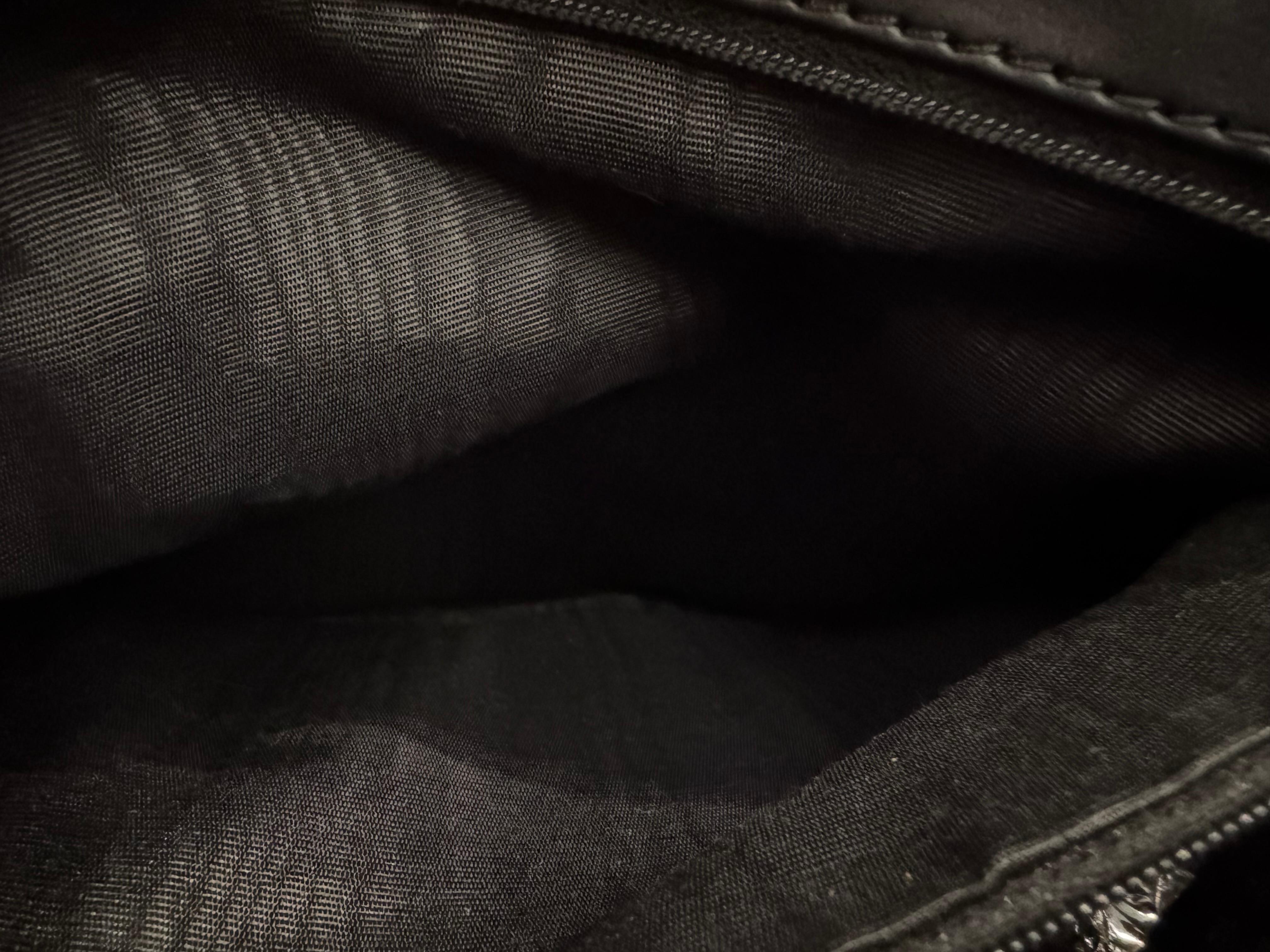 1990s Vintage GUCCI Calfskin Leather Bamboo Ring Tote Shoulder Bag Black For Sale 7