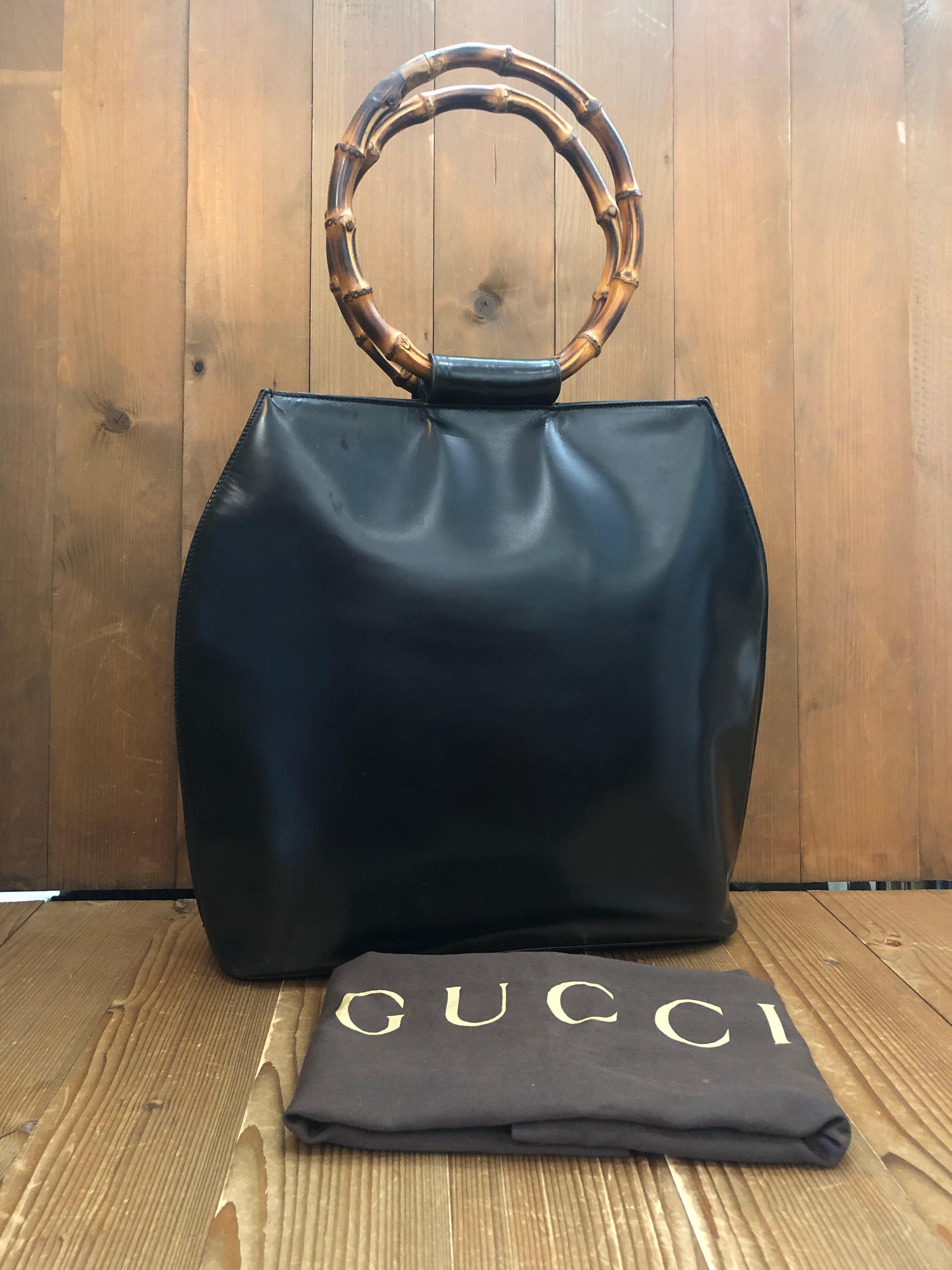 1990s Vintage GUCCI Calfskin Leather Bamboo Ring Tote Shoulder Bag Black In Good Condition For Sale In Bangkok, TH