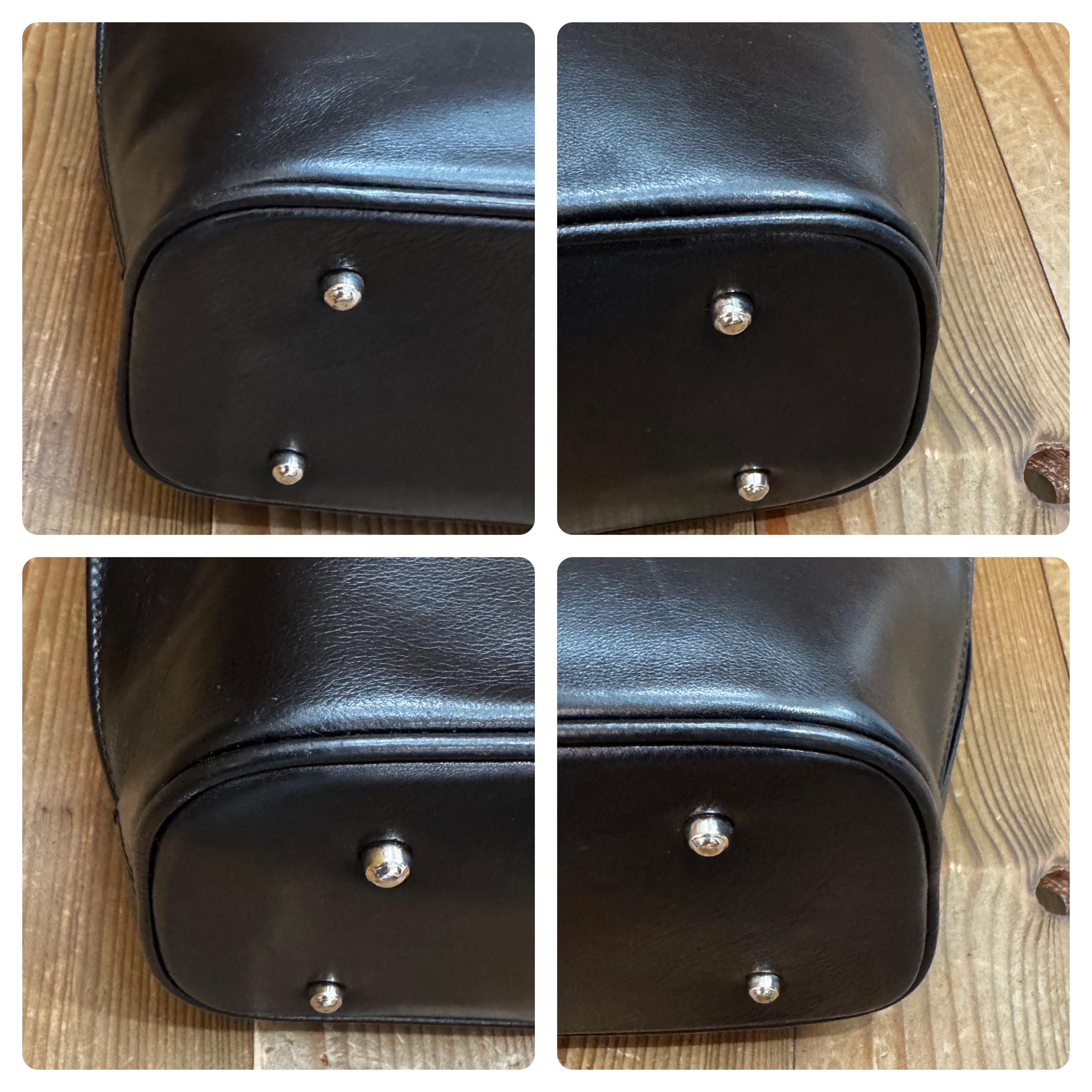 1990s Vintage GUCCI Calfskin Leather Bamboo Ring Tote Shoulder Bag Black For Sale 5