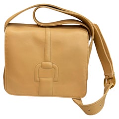 GUCCI Vintage-Kameratasche aus Kalbsleder mit Horsebit-Verschluss aus den 1990er Jahren, beige, Unisex, klein