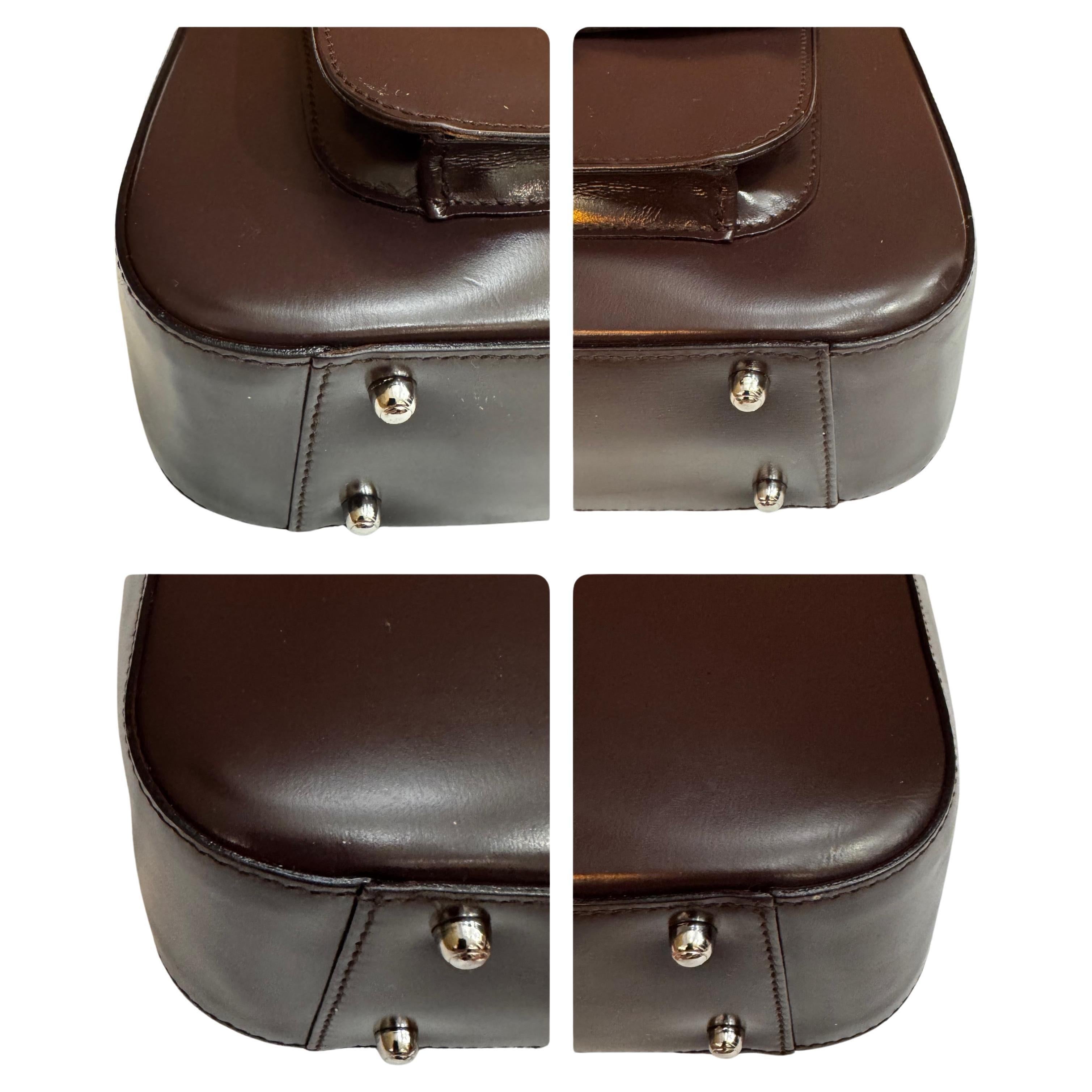 1990s Vintage GUCCI Calfskin Leather Tote Bag Chocolate Small In Good Condition In Bangkok, TH