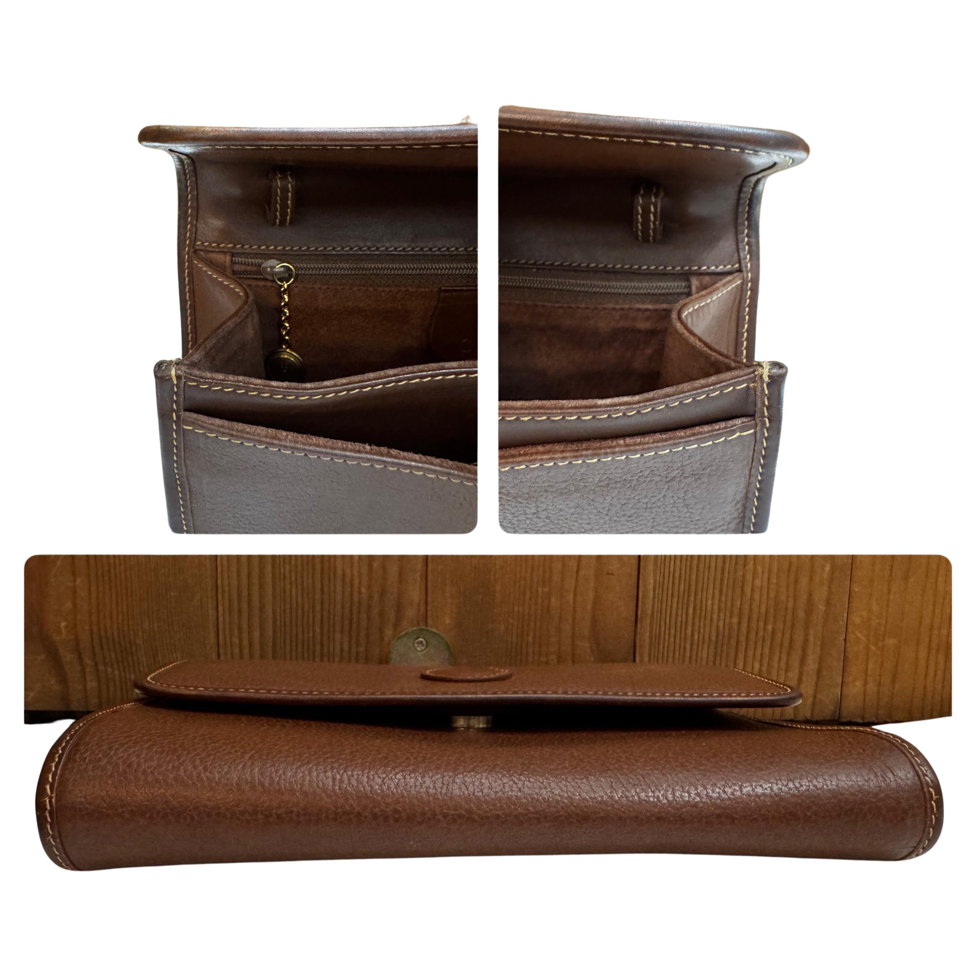 1990s Vintage GUCCI Mini Two-Way Crossbody Bag Dark Brown Calfskin Leather In Good Condition For Sale In Bangkok, TH