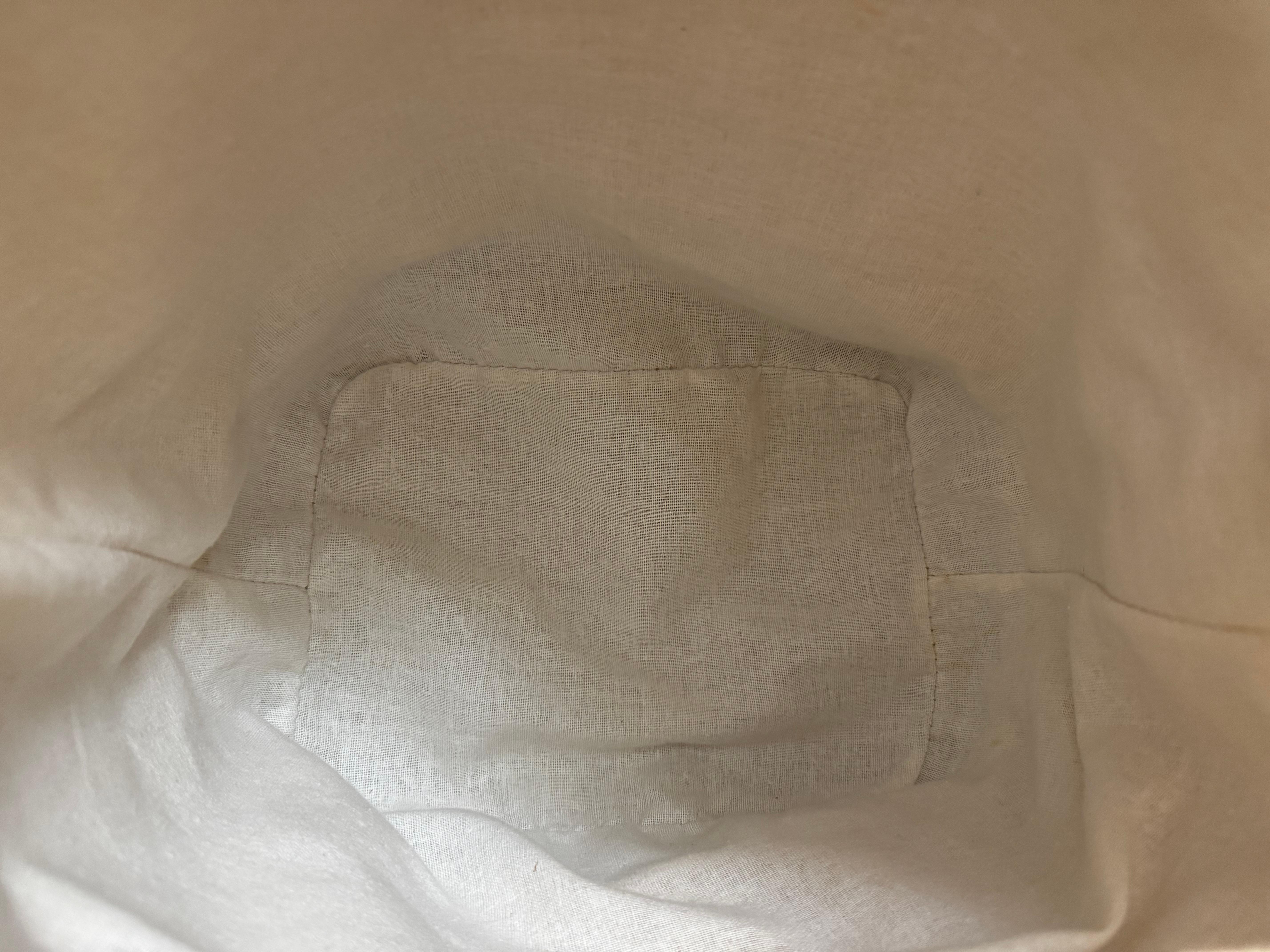 1990 Vintage GUCCI GG Jacquard Bucket Shoulder Bag Khaki Tan en vente 2