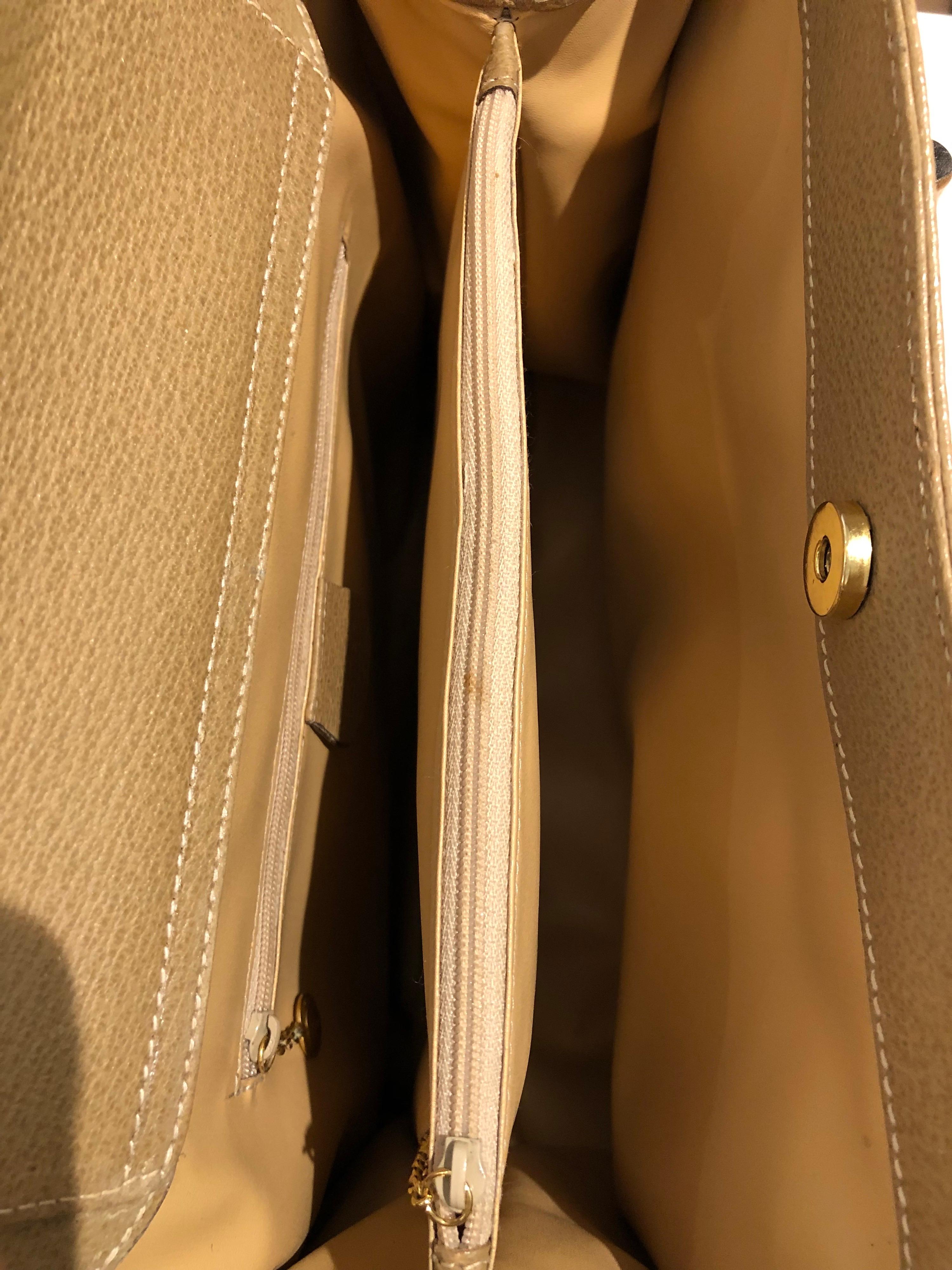 1990s Vintage Gucci Khaki Leather Bamboo Tote Diana Tote Bag (Medium) 5