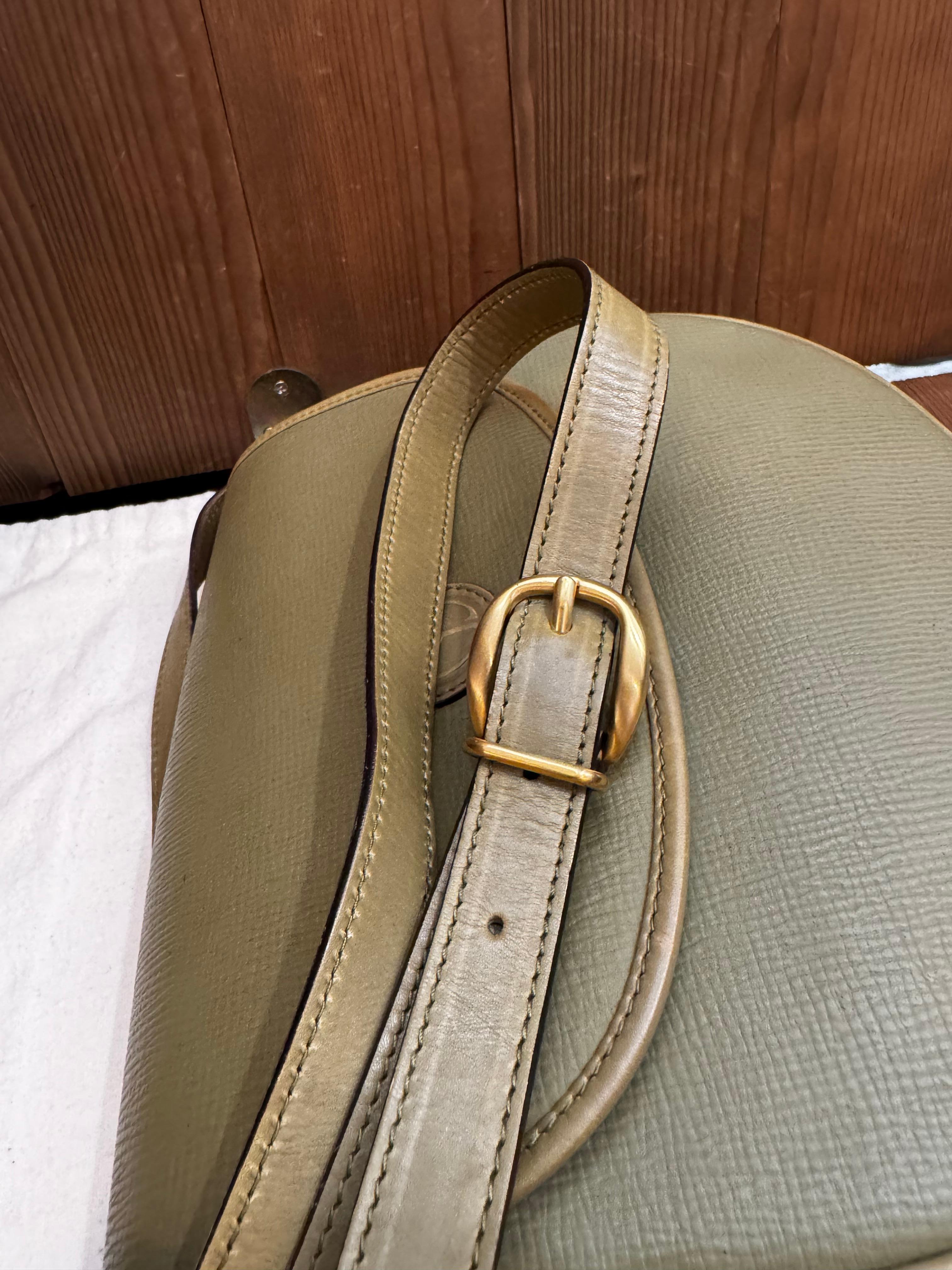 1990 Vintage GUCCI Leather Crossbody Bag Calfskin Green en vente 1