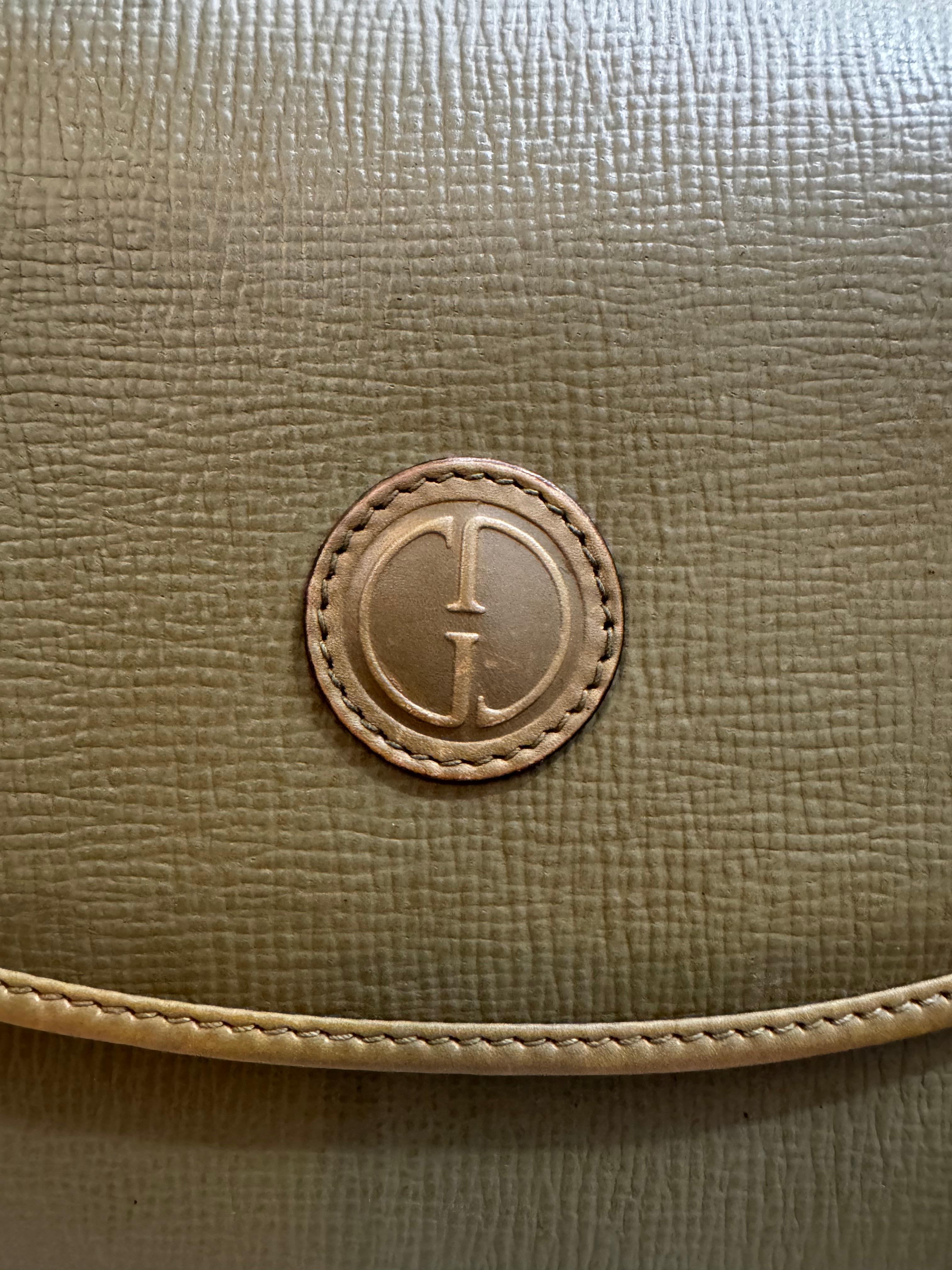 1990 Vintage GUCCI Leather Crossbody Bag Calfskin Green en vente 4
