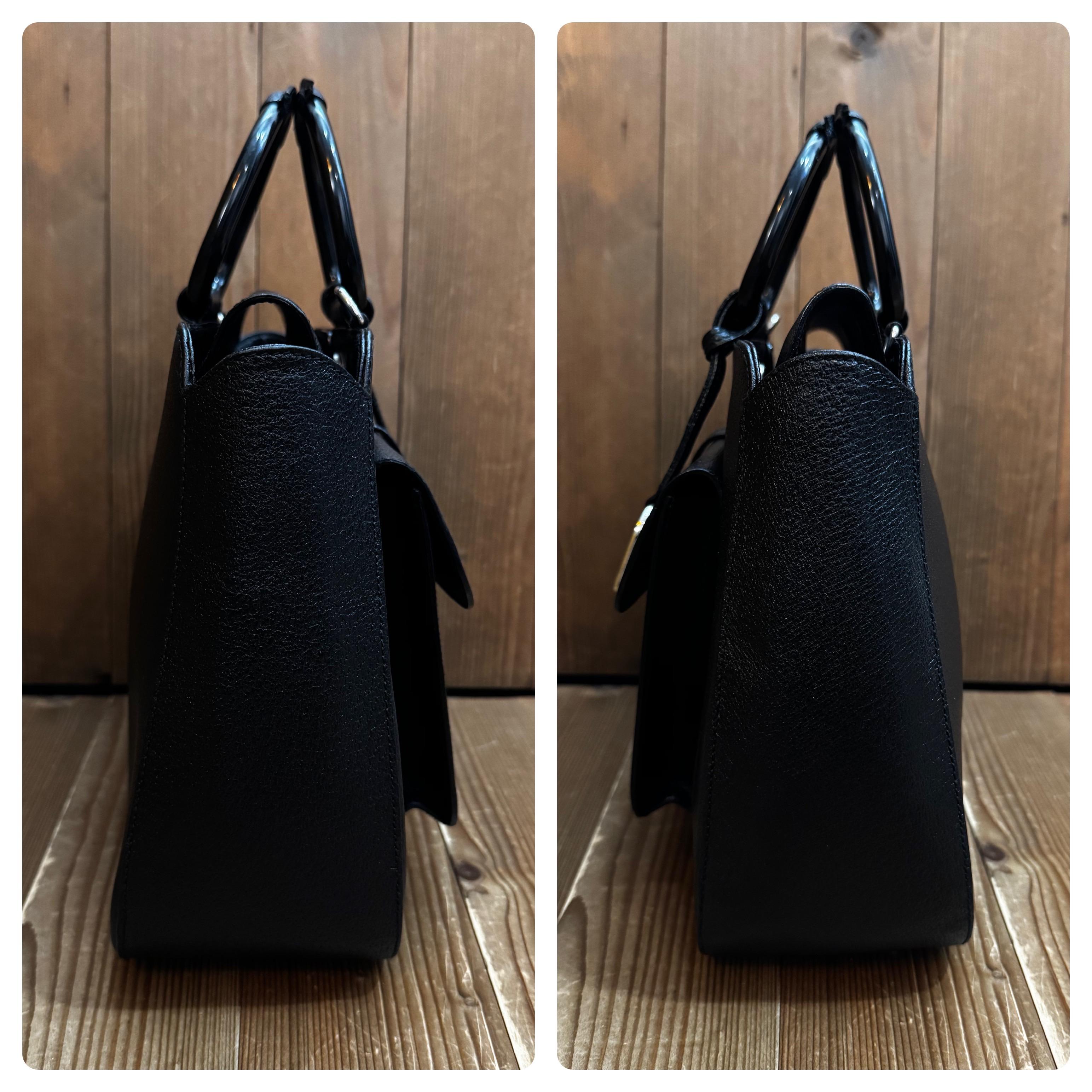 1990s Vintage GUCCI Leather Tote Bag Black Medium For Sale 2