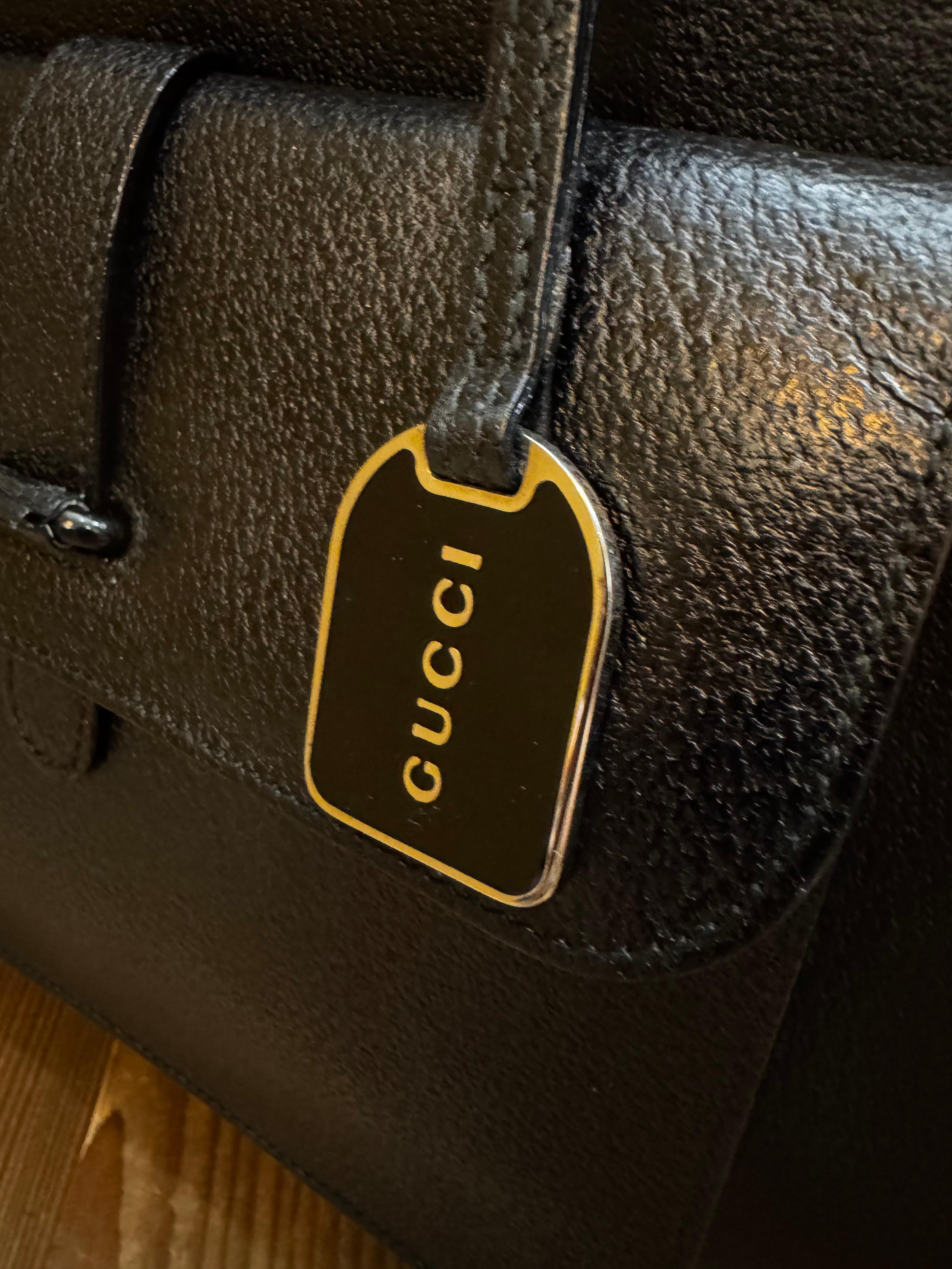1990s Vintage GUCCI Leather Tote Bag Black Medium For Sale 3