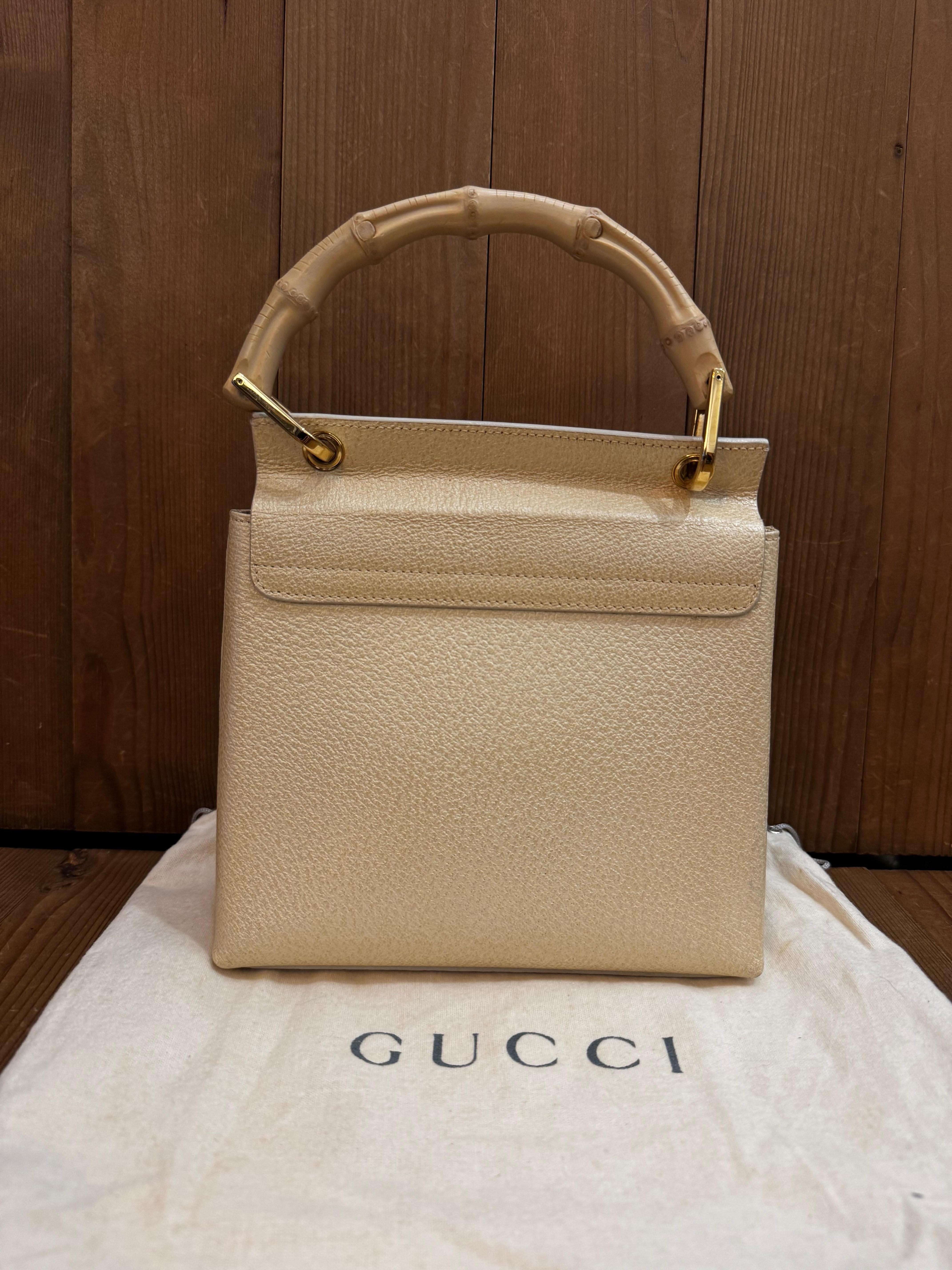 Brown 1990s Vintage GUCCI Small Bamboo Leather Handbag Off white For Sale