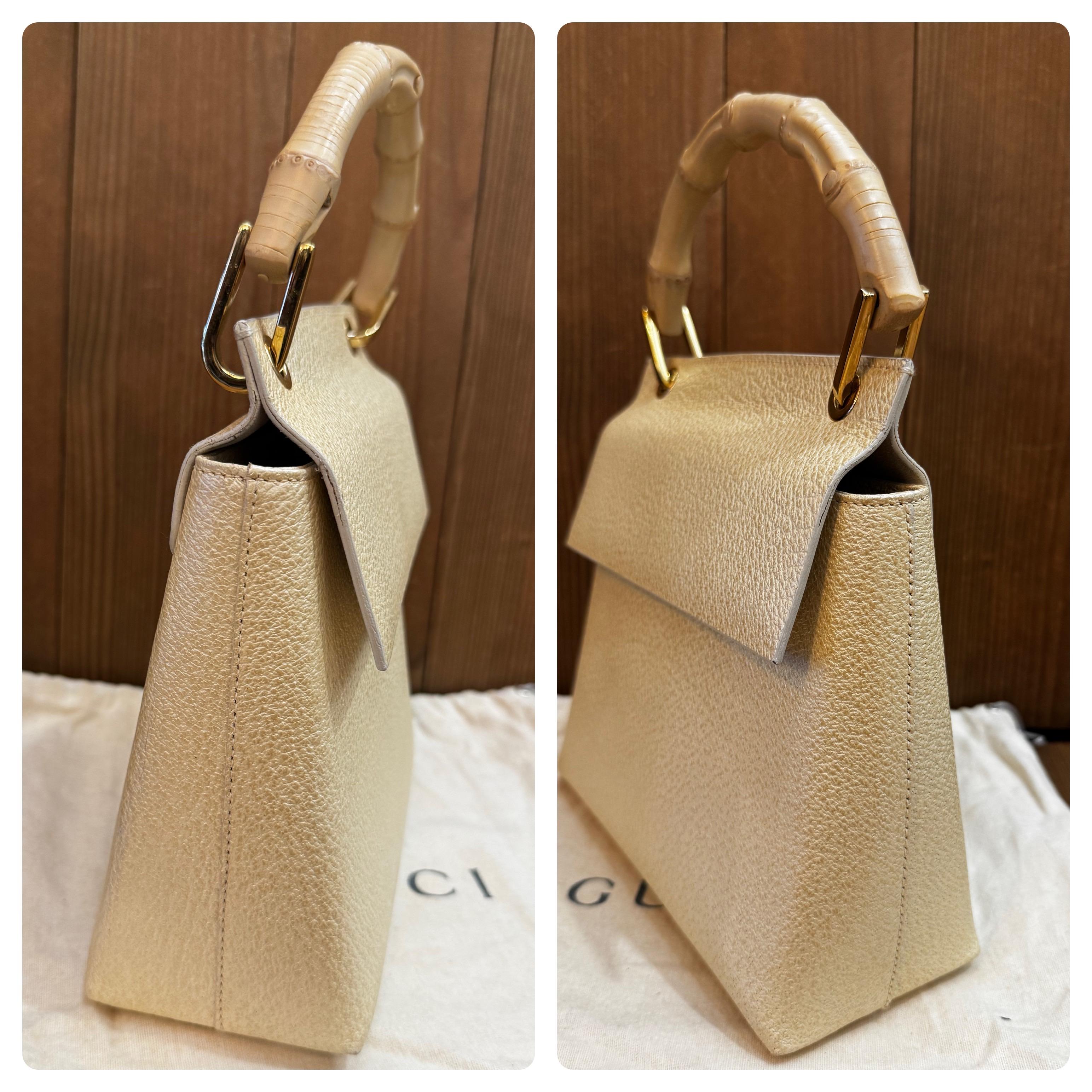 1990s Vintage GUCCI Small Bamboo Leather Handbag Off white For Sale 4