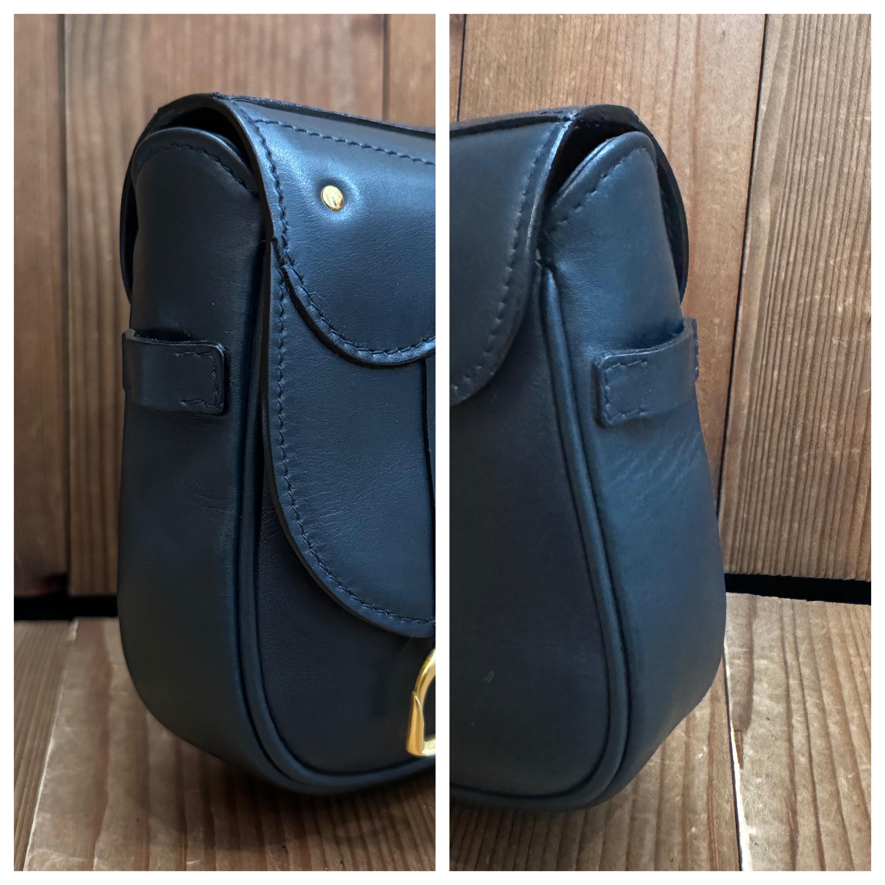 1990s Vintage GUCCI Mini Calfskin Leather Saddle Crossbody Belt Bag Navy Two-Way For Sale 2