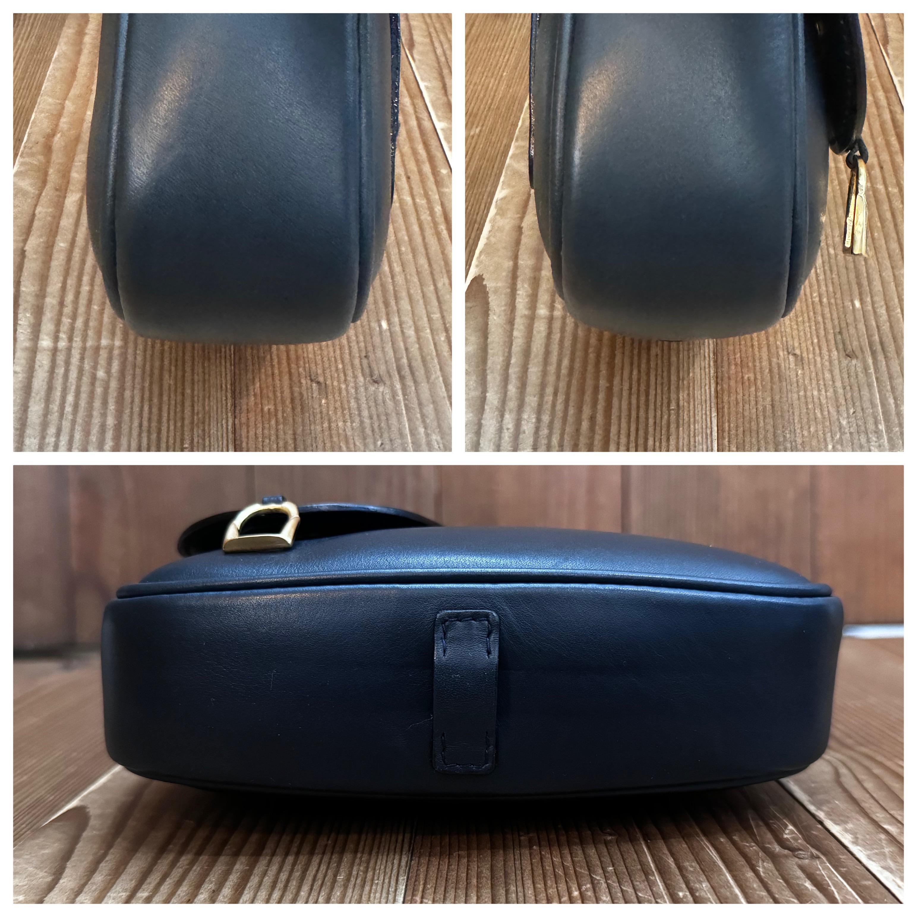 1990s Vintage GUCCI Mini Calfskin Leather Saddle Crossbody Belt Bag Navy Two-Way For Sale 3