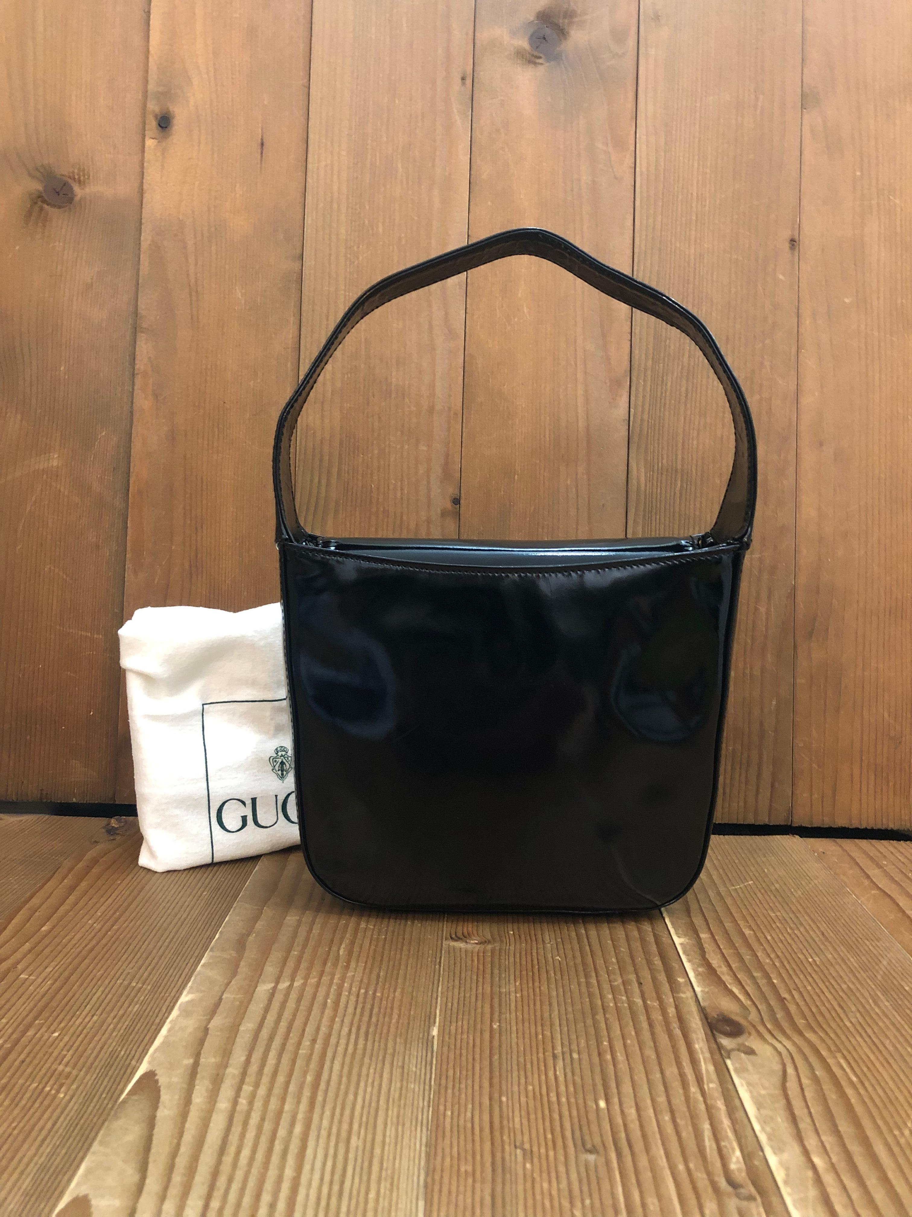 1990s Vintage GUCCI Mini Hobo Handbag Patent Leather Black  In Good Condition For Sale In Bangkok, TH
