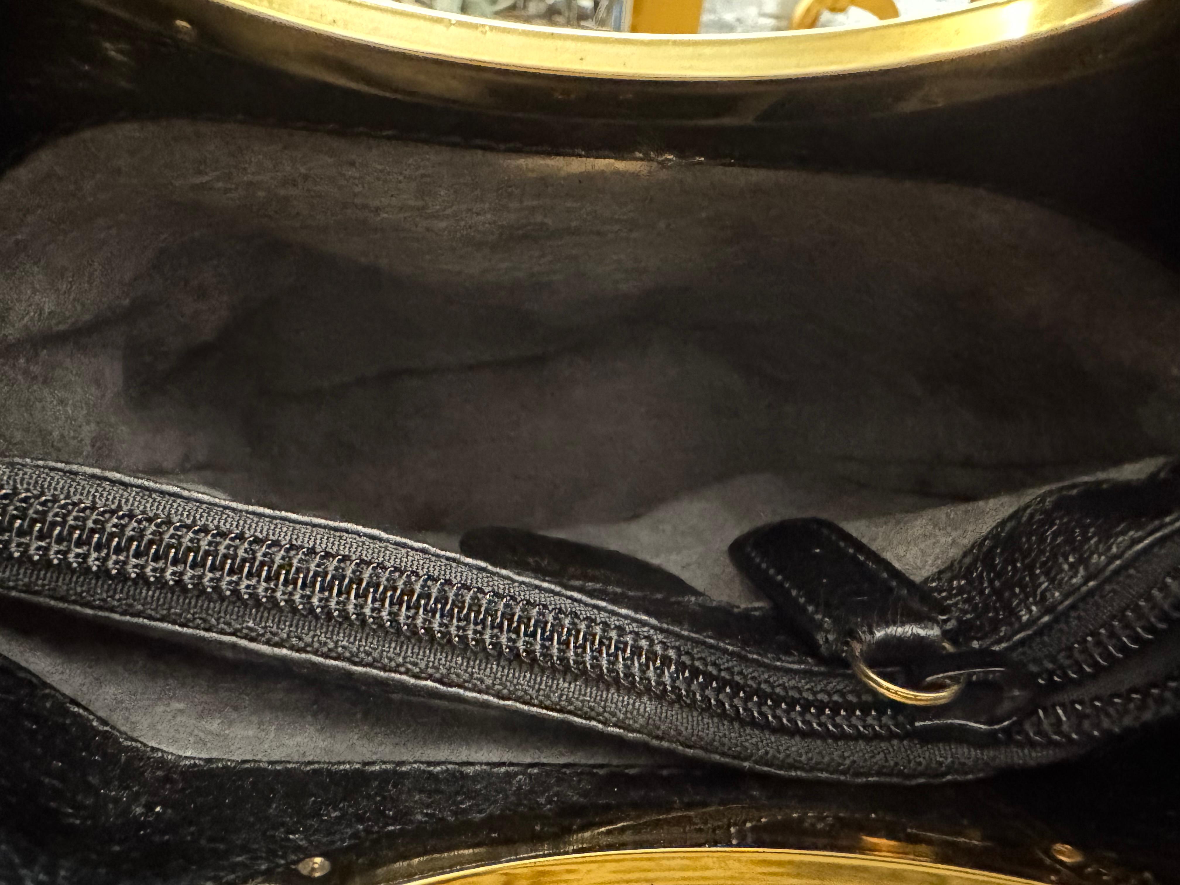 1990s Vintage GUCCI Mini Two-Way Bucket Crossbody Handbag Pigskin Leather Black 2