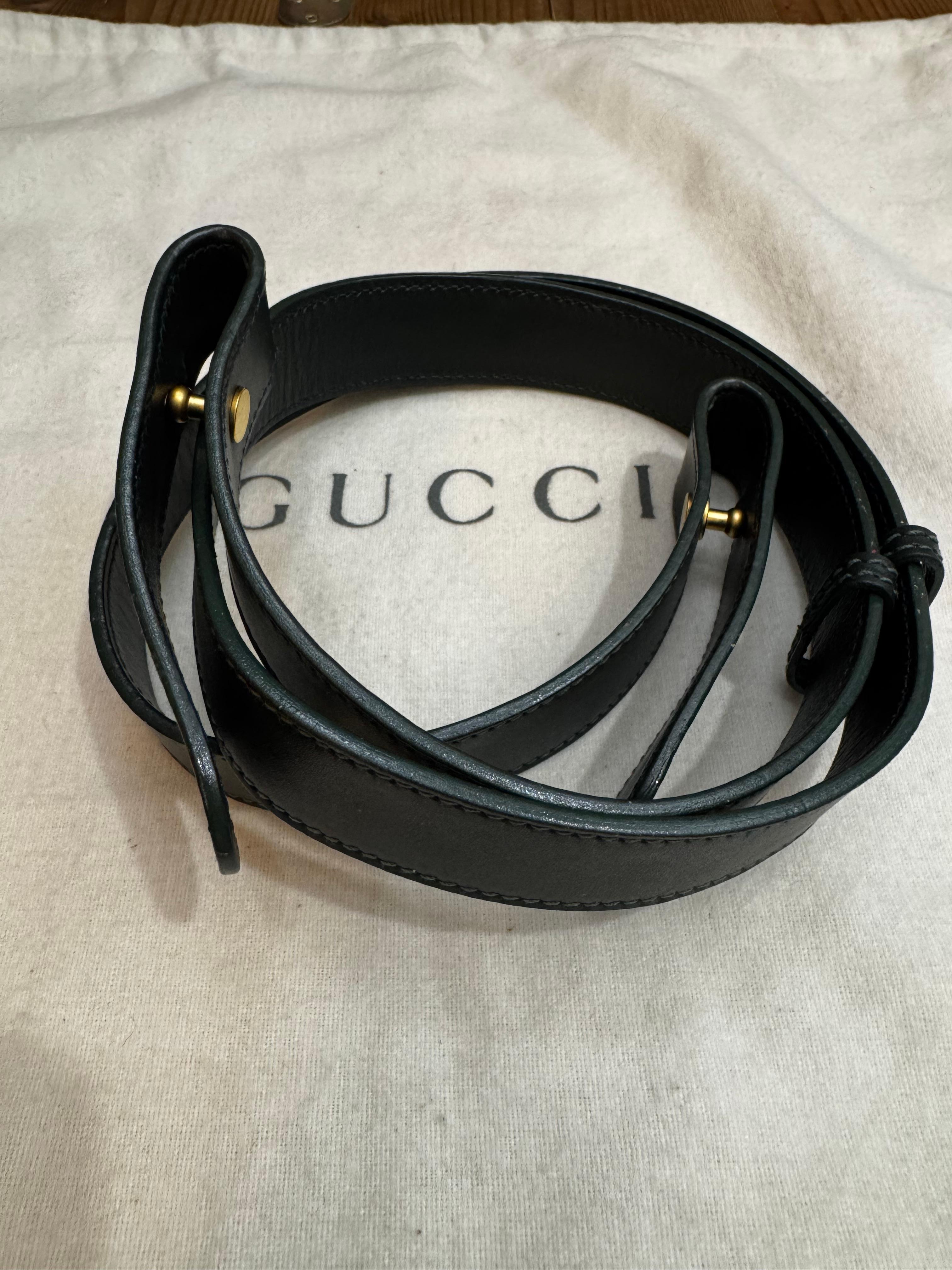 1990s Vintage GUCCI Nubuck Horsebit Camera Bag Green Unisex 5