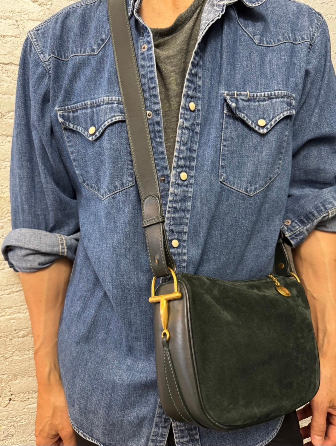 1990s Vintage GUCCI Nubuck Horsebit Camera Bag Green Unisex 5