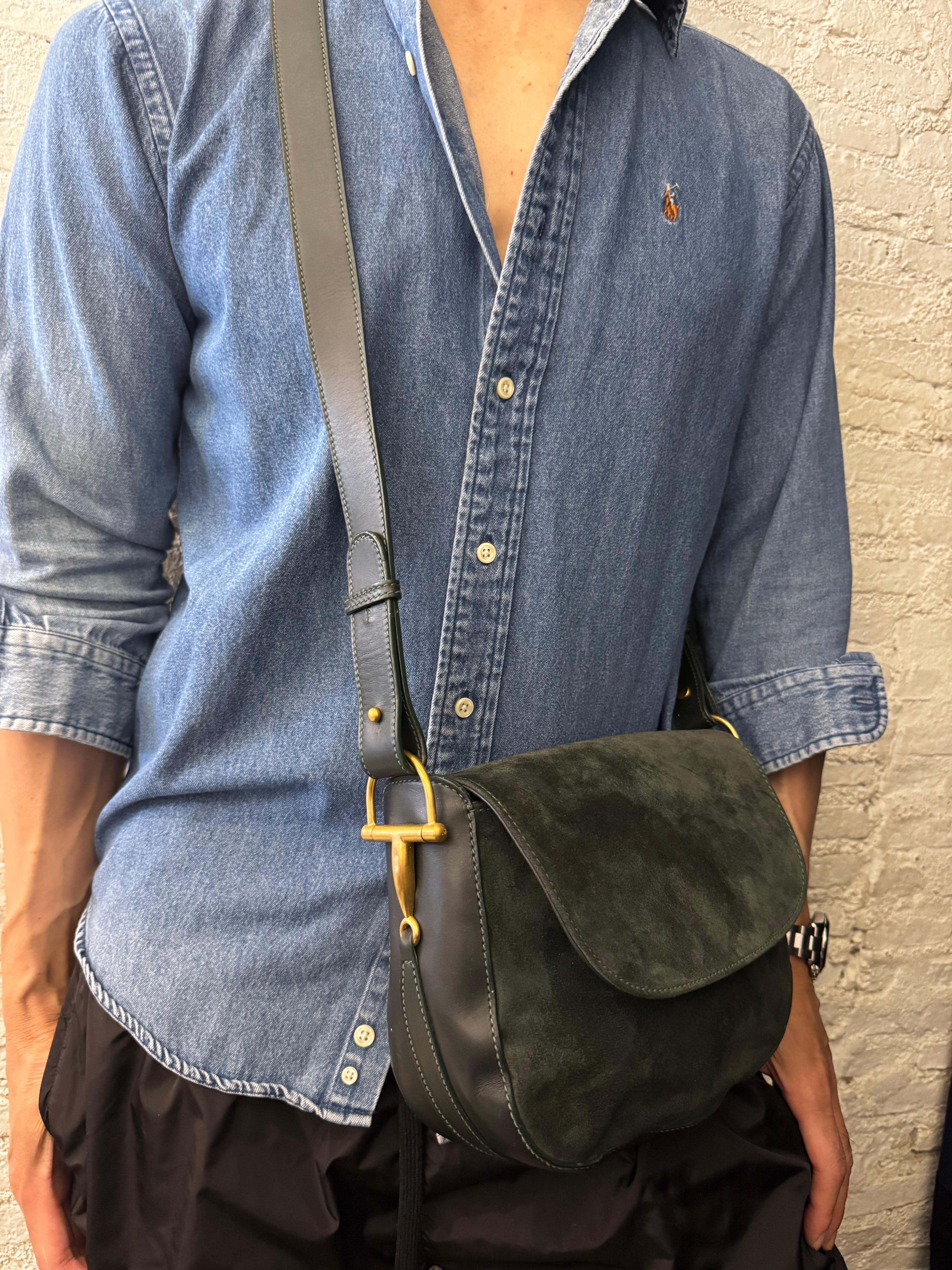 1990s Vintage GUCCI Nubuck Horsebit Camera Bag Green Unisex In Good Condition In Bangkok, TH
