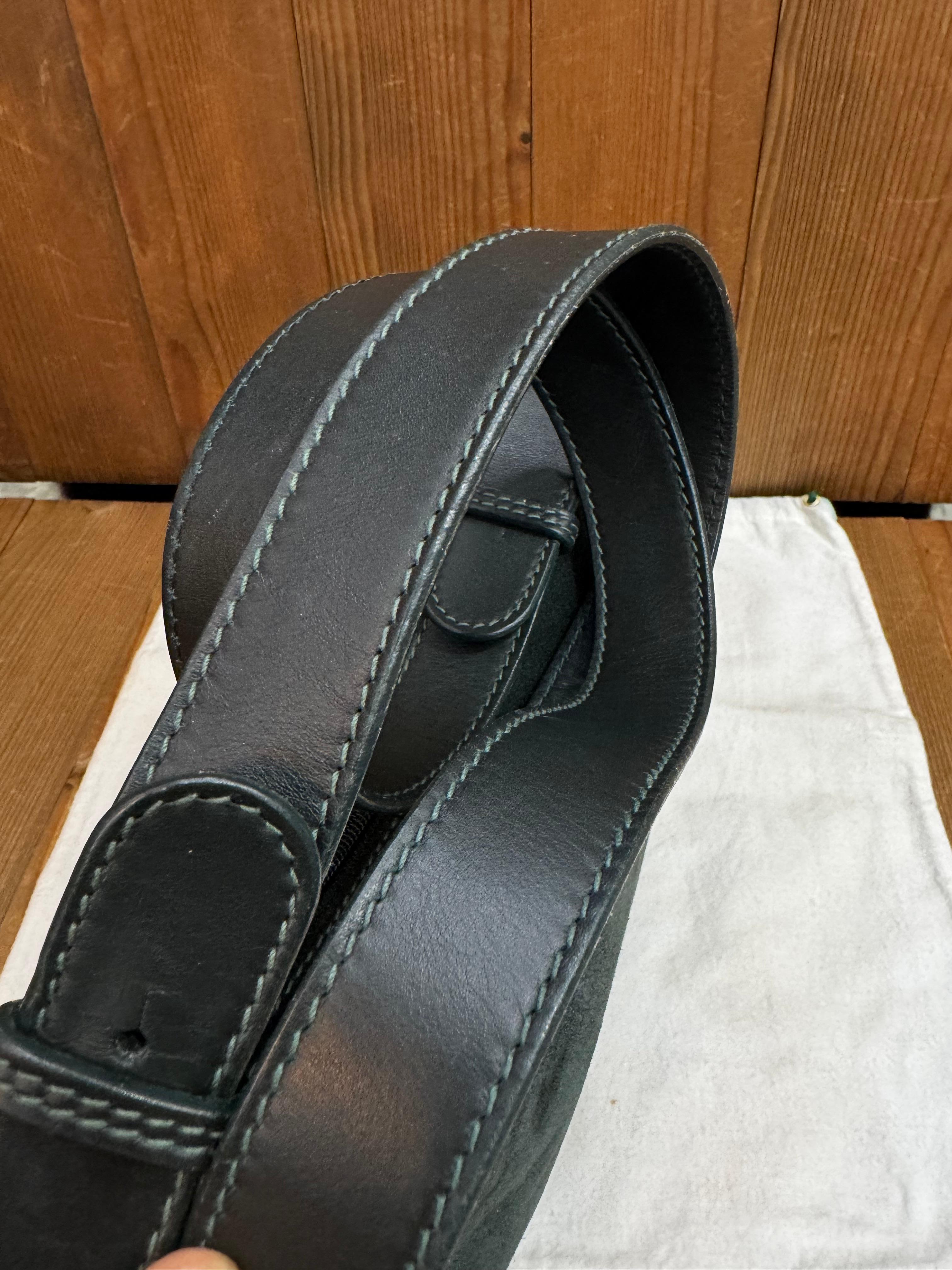 1990s Vintage GUCCI Nubuck Horsebit Camera Bag Green Unisex 3