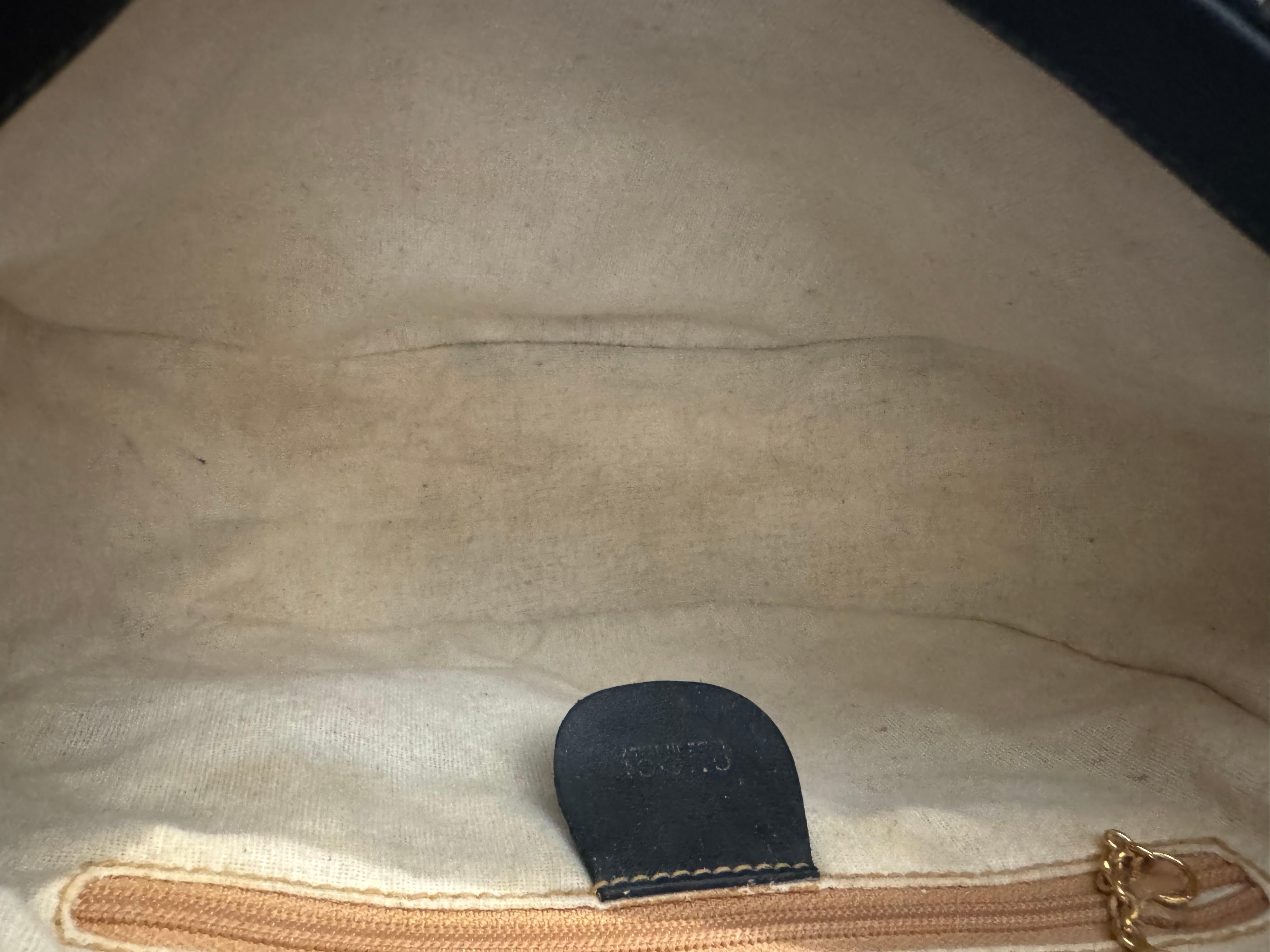 1990s Vintage GUCCI Nubuck Horsebit Camera Bag Green Unisex 4